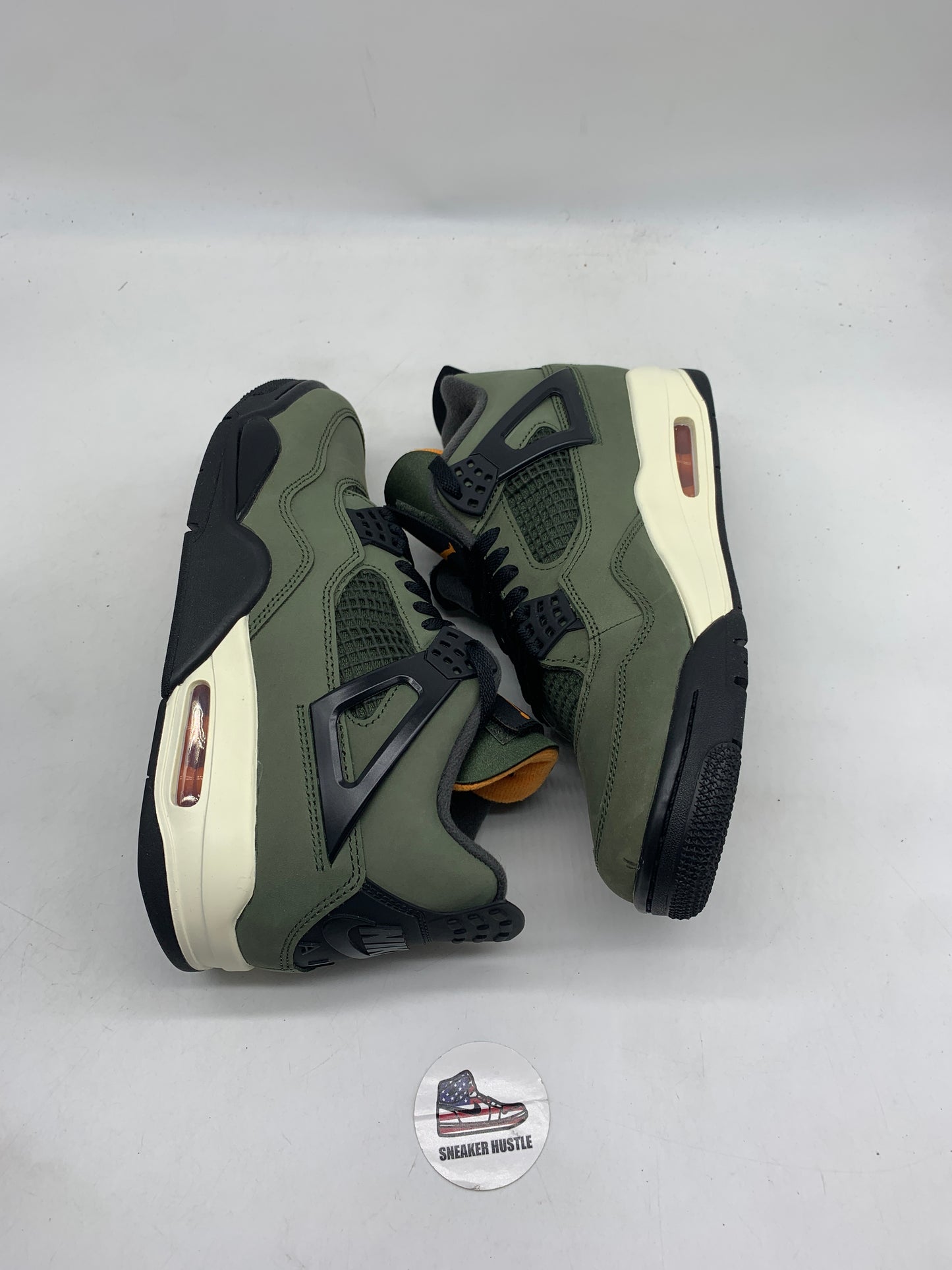 Jordan 4 Retro OG SP Undefeated (2025)