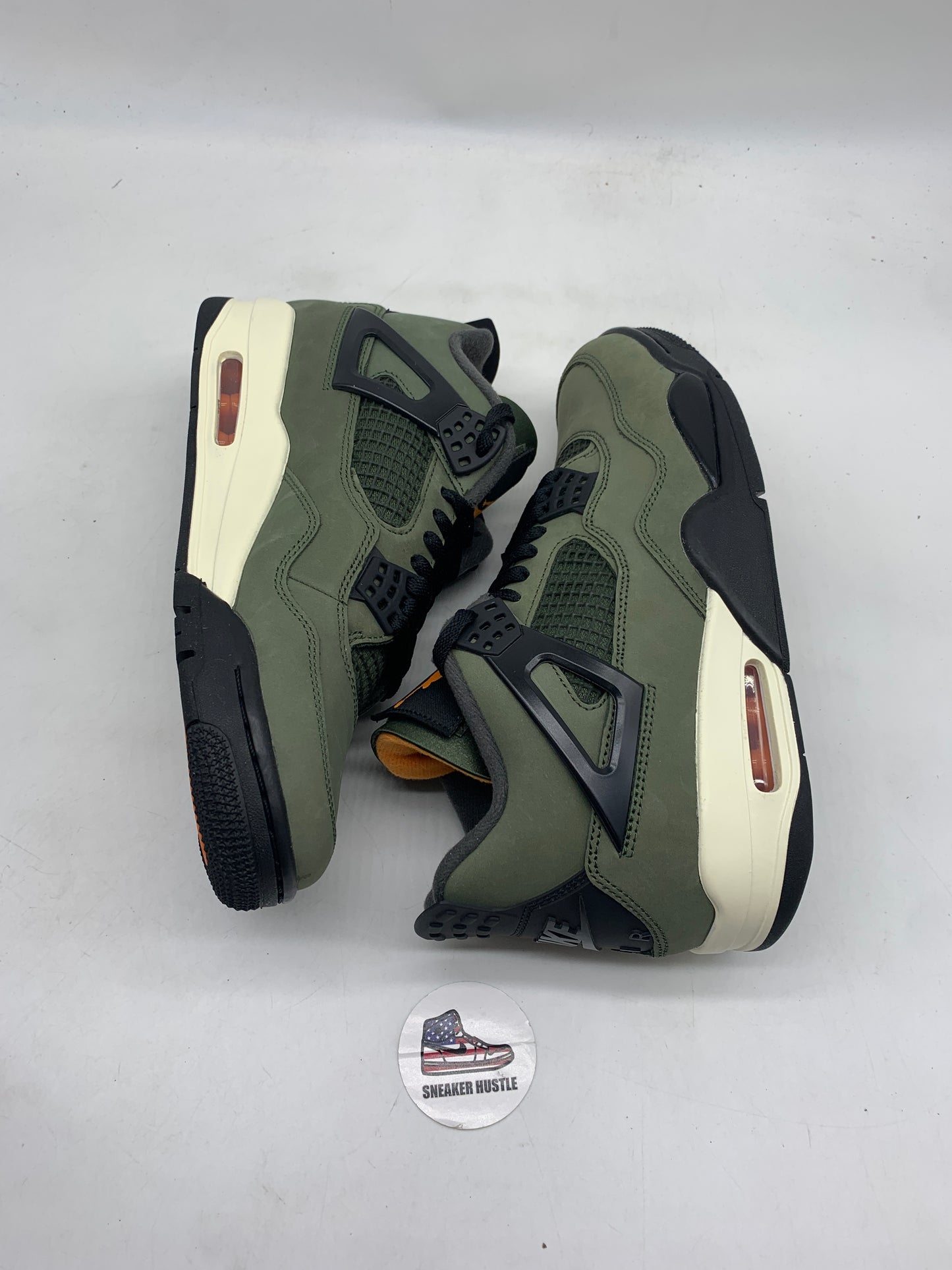 Jordan 4 Retro OG SP Undefeated (2025)