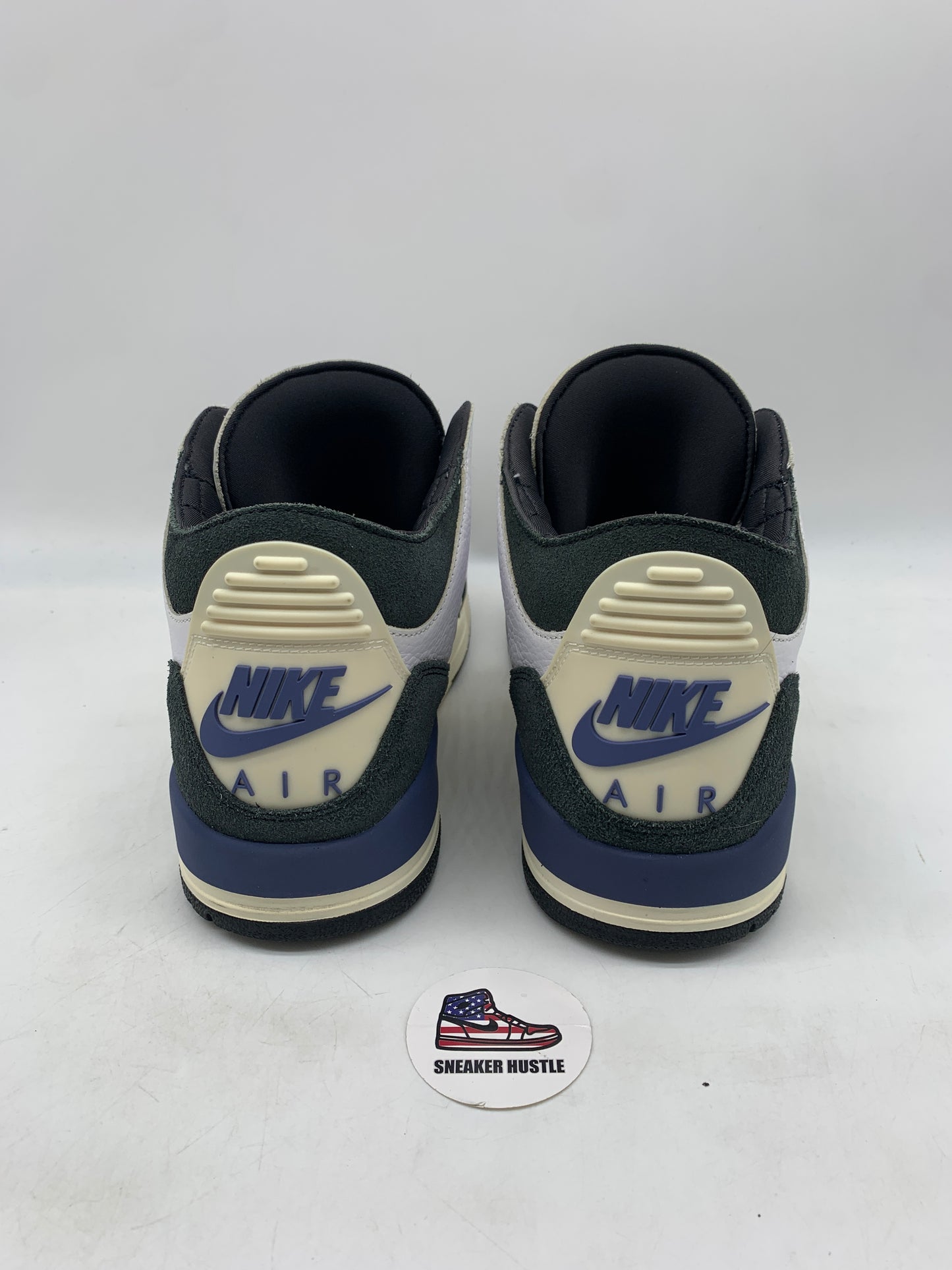 Jordan 3 Retro OG SP A Ma Maniére Diffused Blue