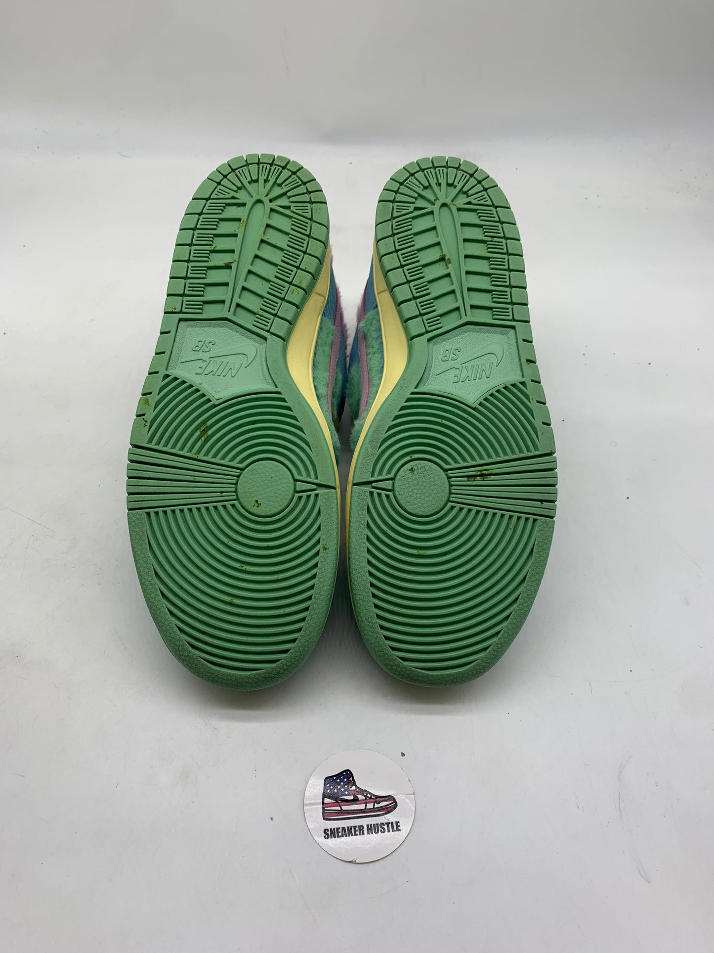 Nike SB Dunk Low Verdy Visty