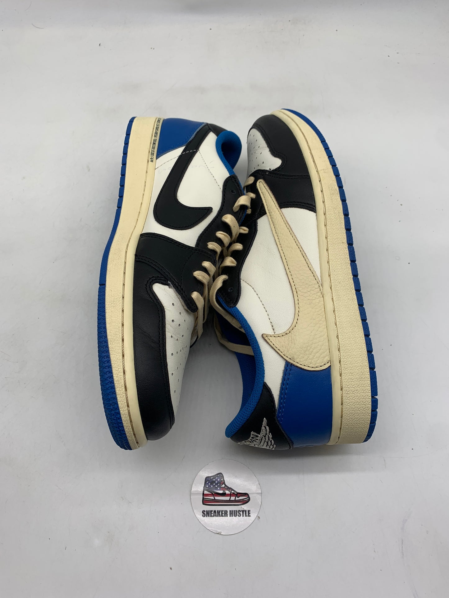 Jordan 1 Retro Low OG SP Fragment x Travis Scott