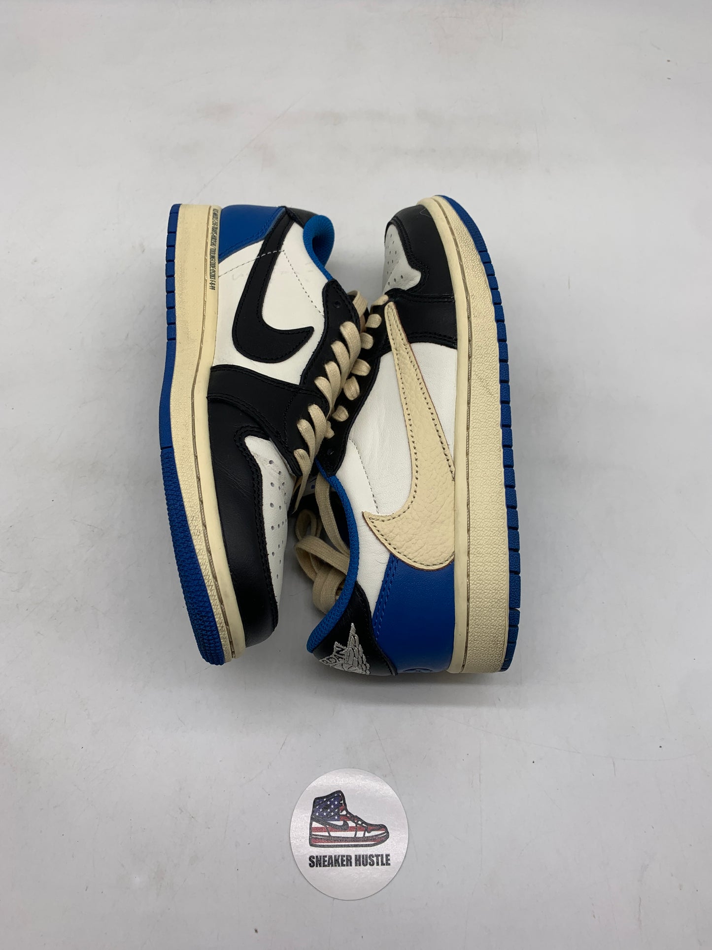 Jordan 1 Retro Low OG SP Fragment x Travis Scott