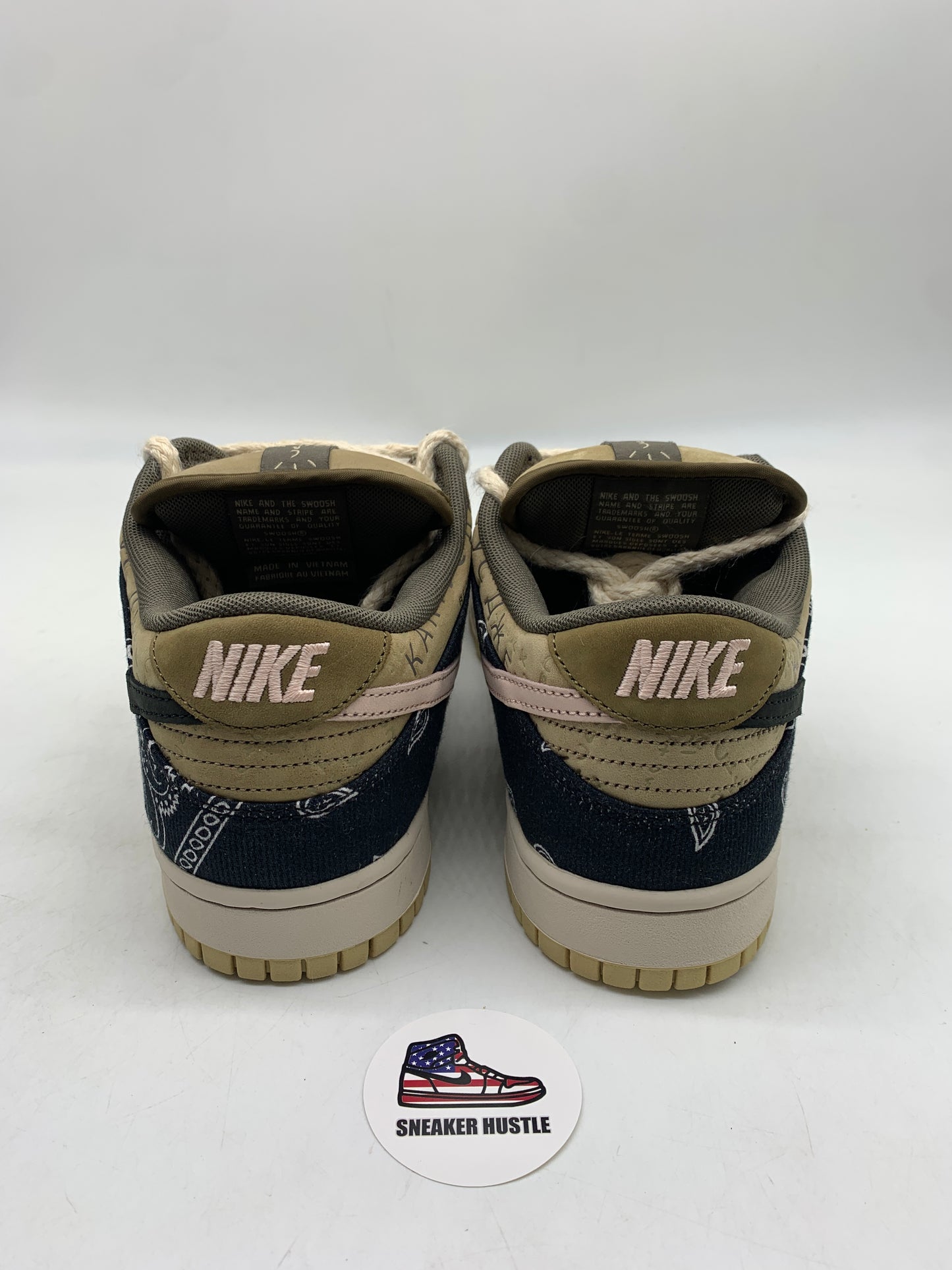 Nike SB Dunk Low Travis Scott (Special Box)