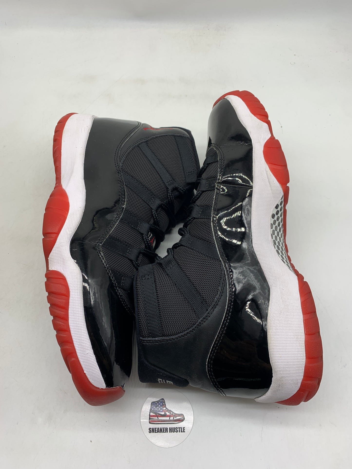 Jordan 11 Retro Playoffs Bred (2019)