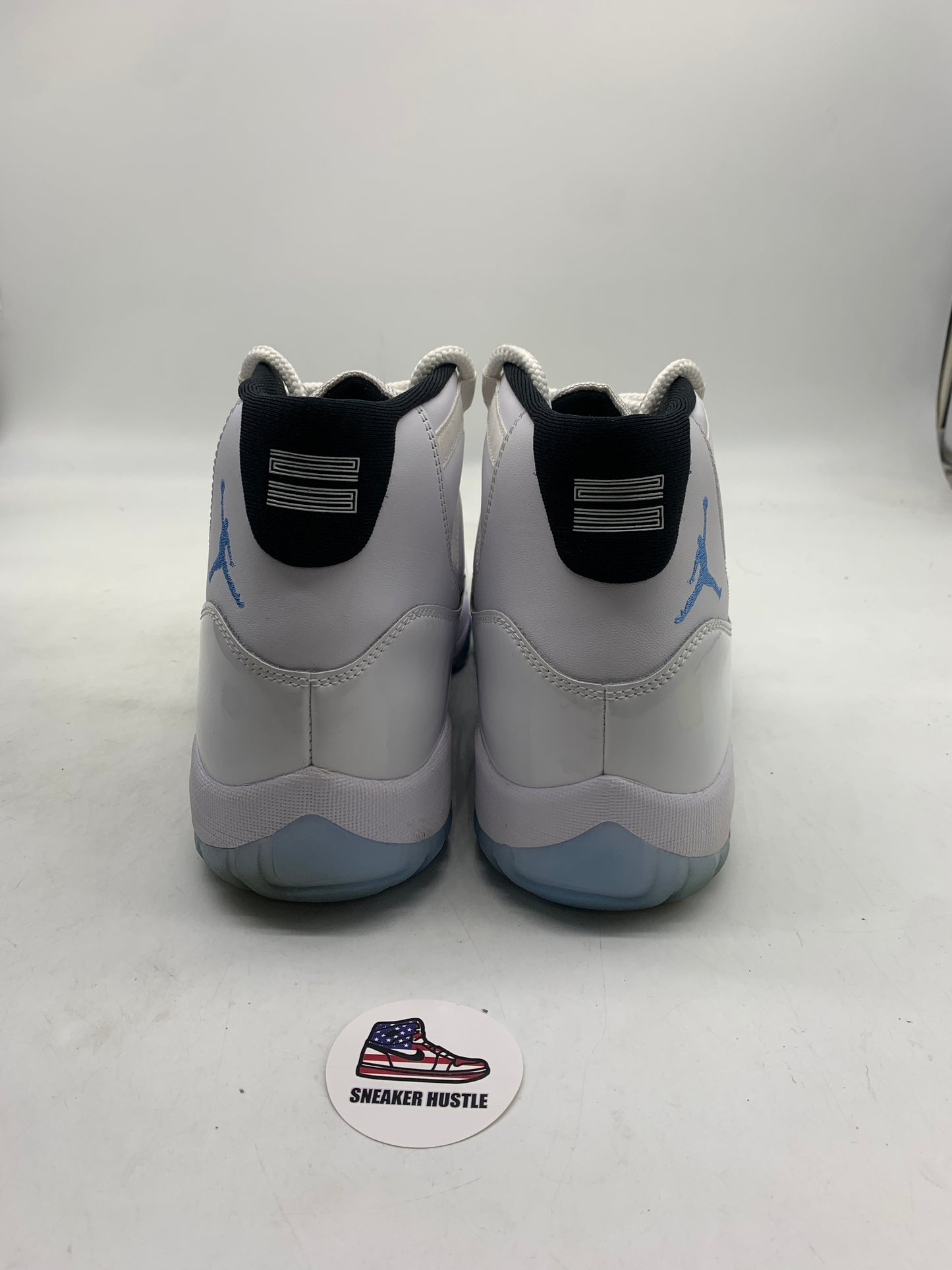 Jordan 11 Retro Legend Blue (2024)