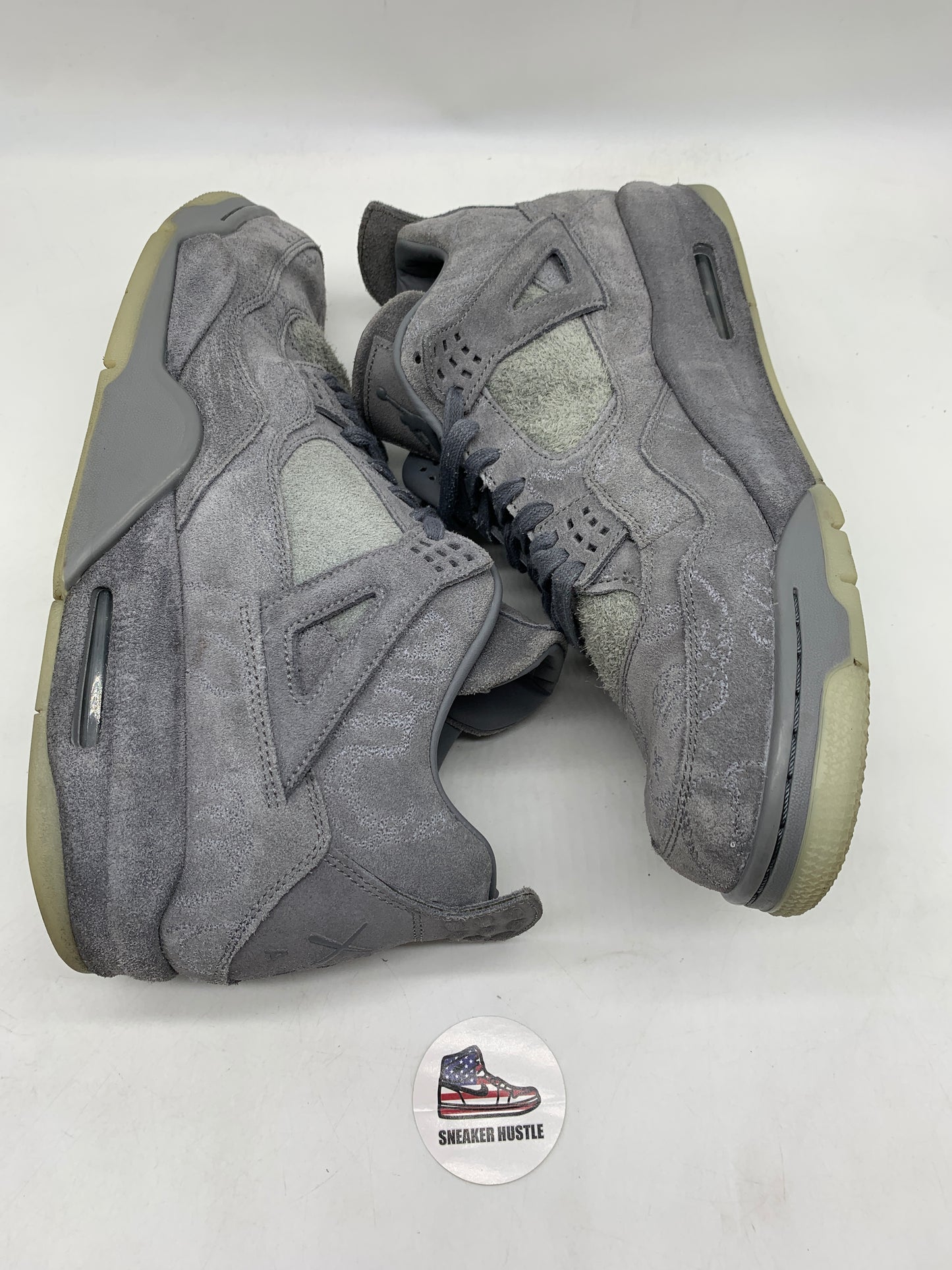 Jordan 4 Retro Kaws