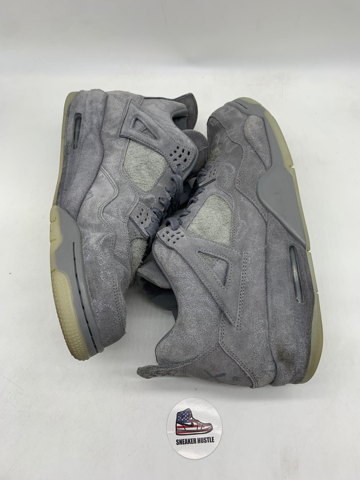 Jordan 4 Retro Kaws
