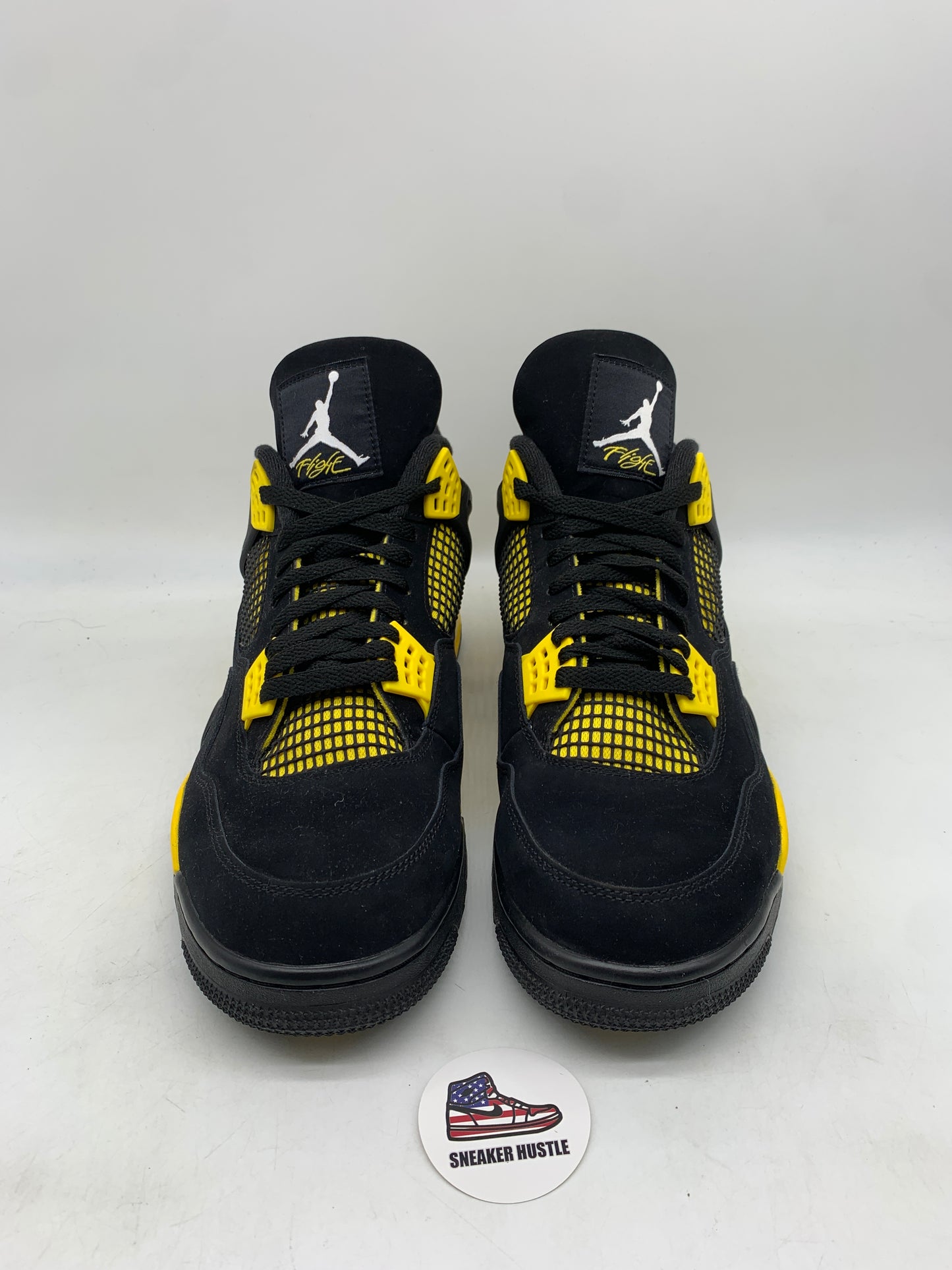 Jordan 4 Retro Thunder (2023)