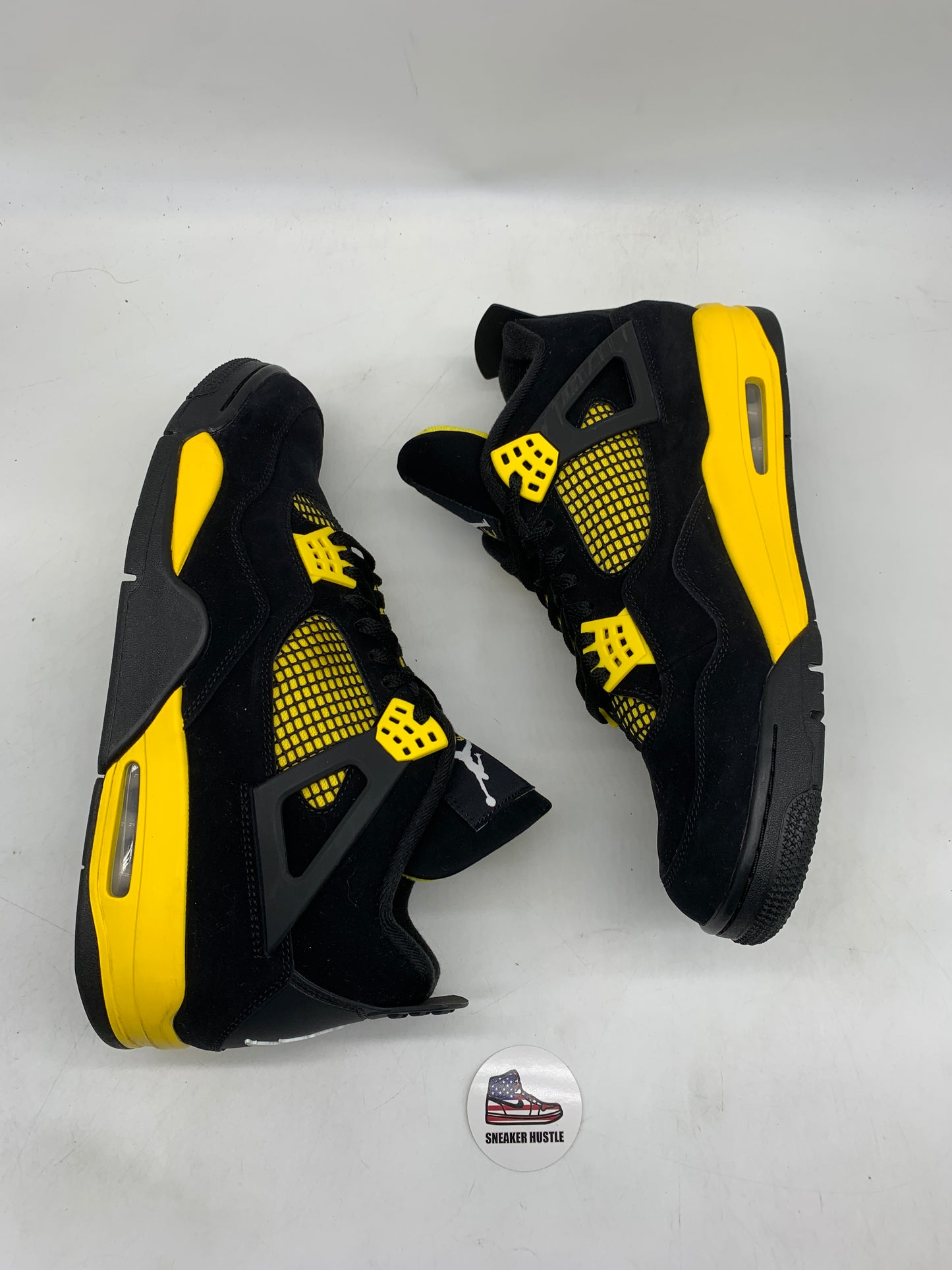Jordan 4 Retro Thunder (2023)