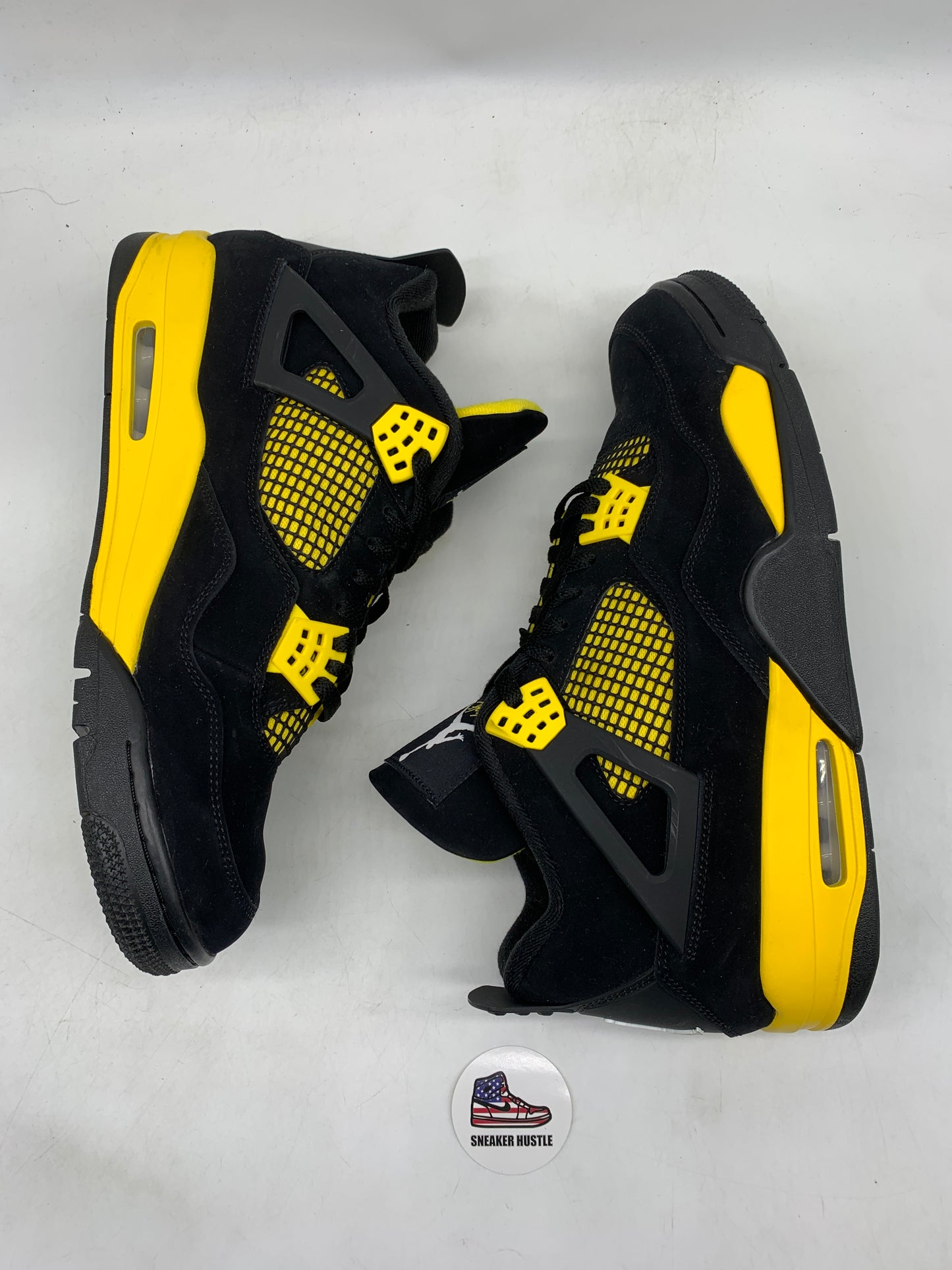 Jordan 4 Retro Thunder (2023)