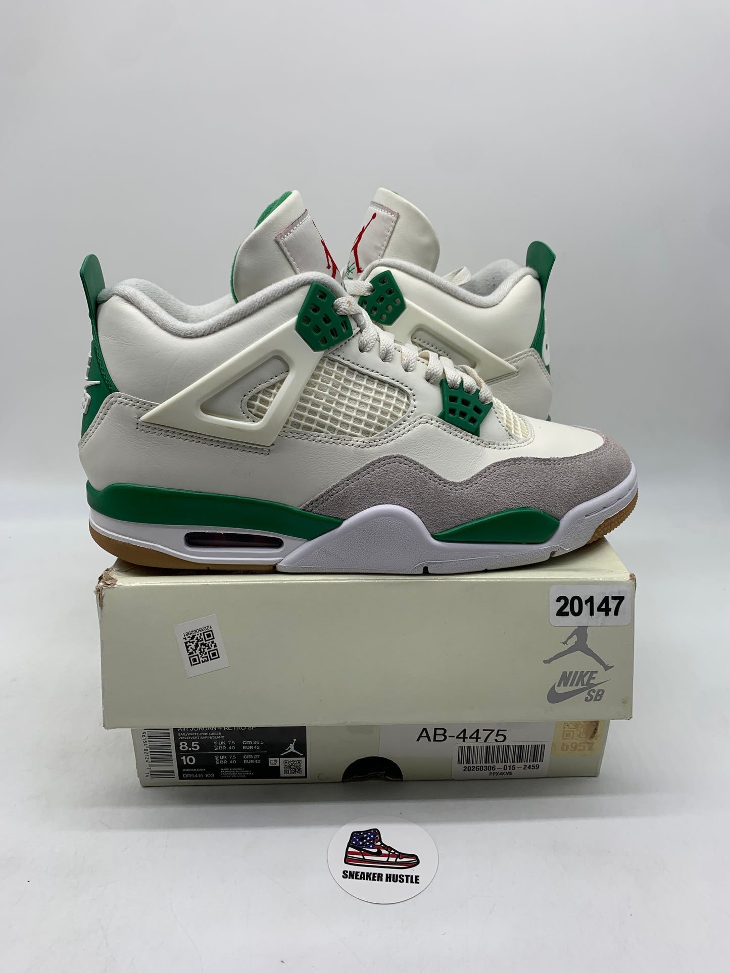 Jordan 4 Retro SB Pine Green