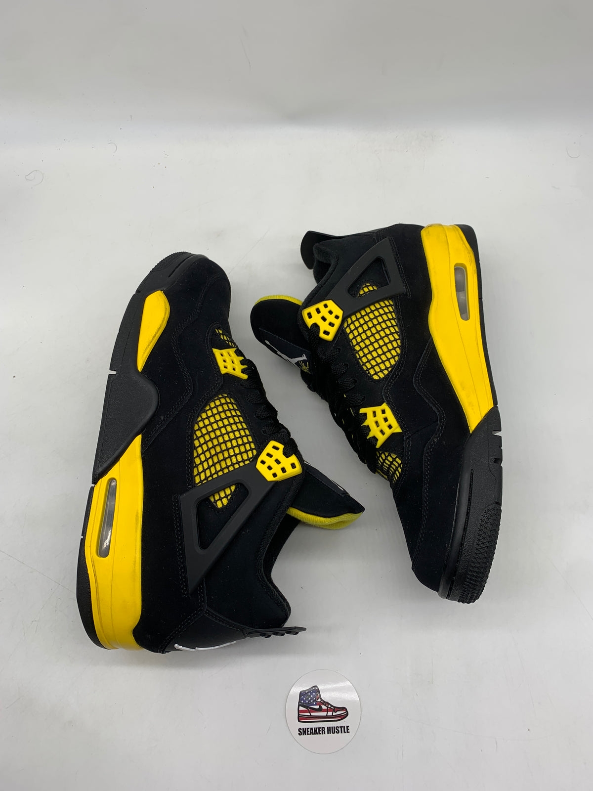 Jordan 4 Retro Thunder (2023)