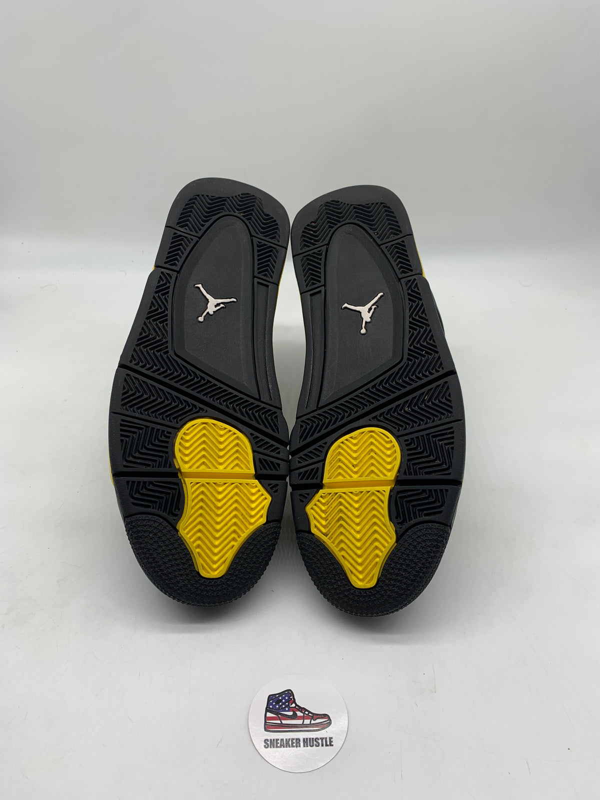 Jordan 4 Retro Thunder (2023)