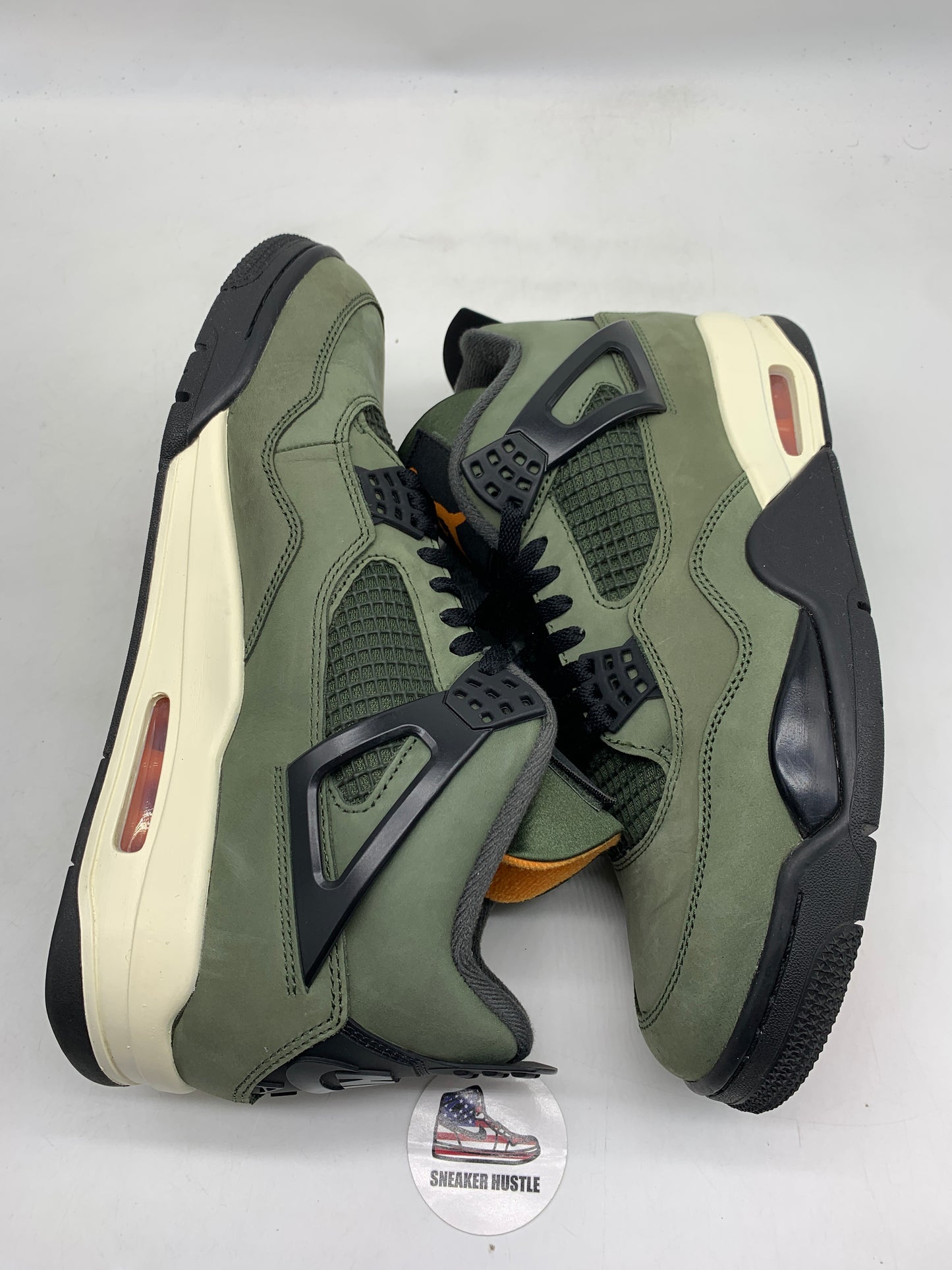 Jordan 4 Retro OG SP Undefeated (2025)