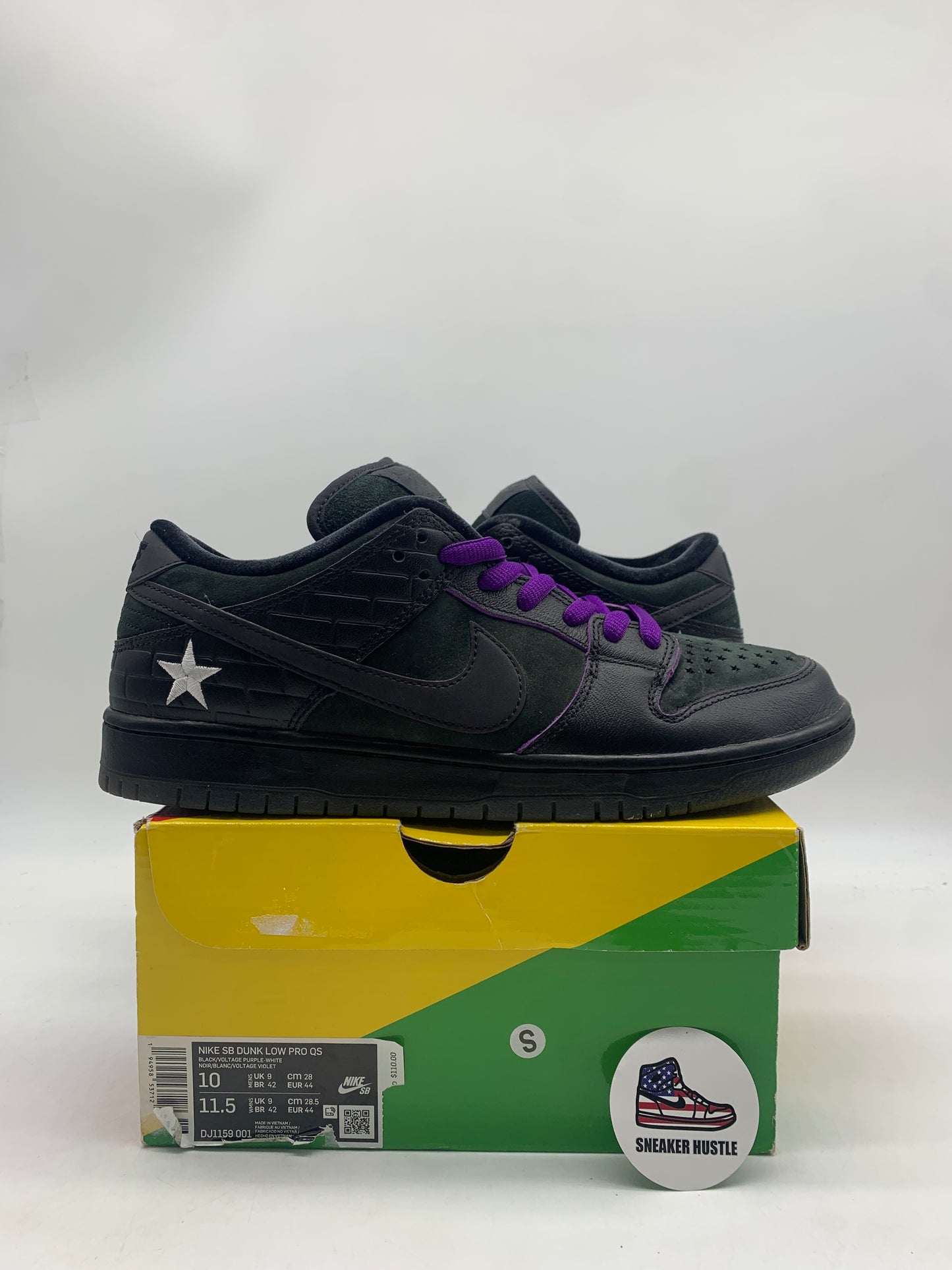 Nike SB Dunk Low Familia First Avenue