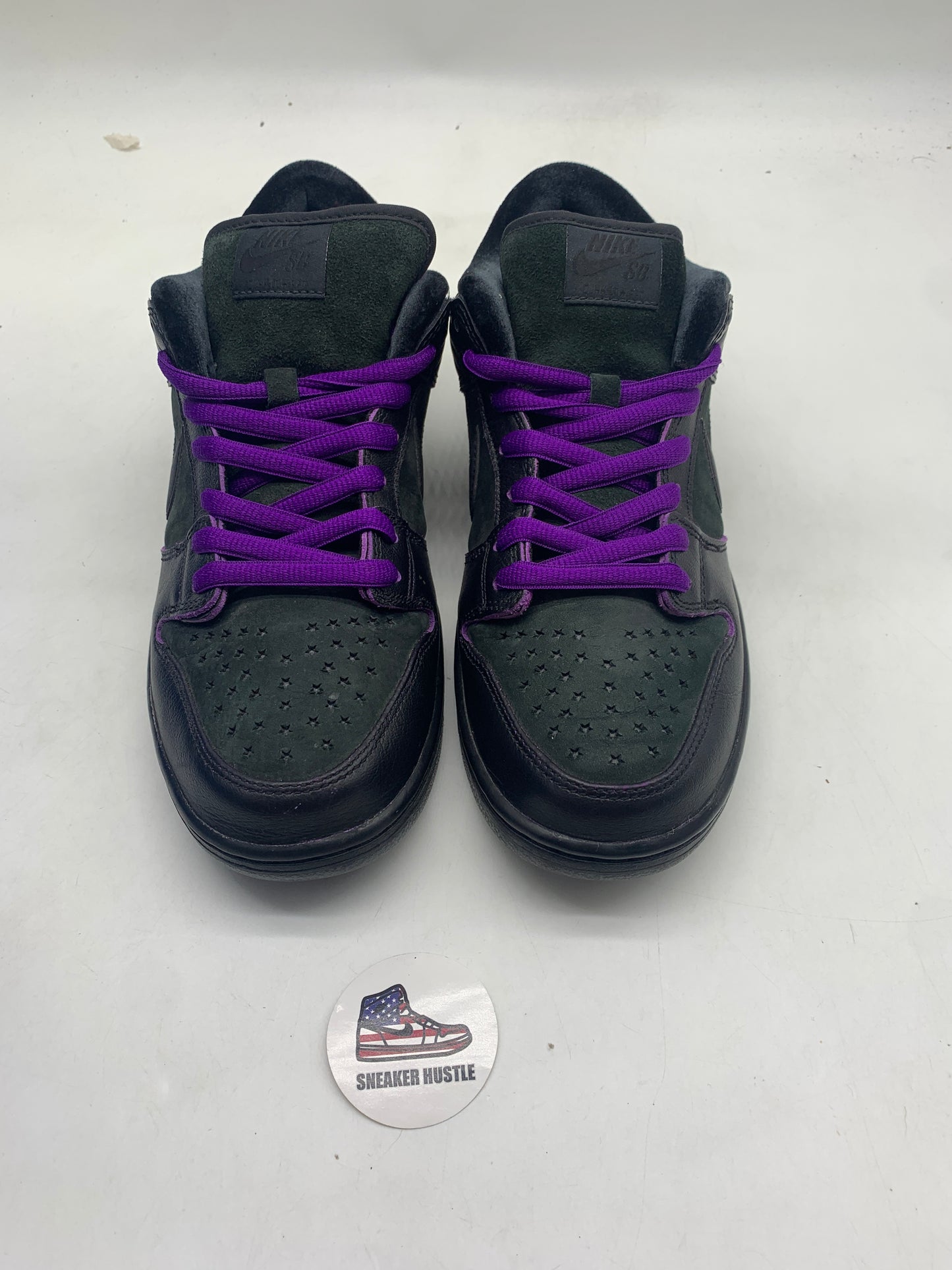 Nike SB Dunk Low Familia First Avenue