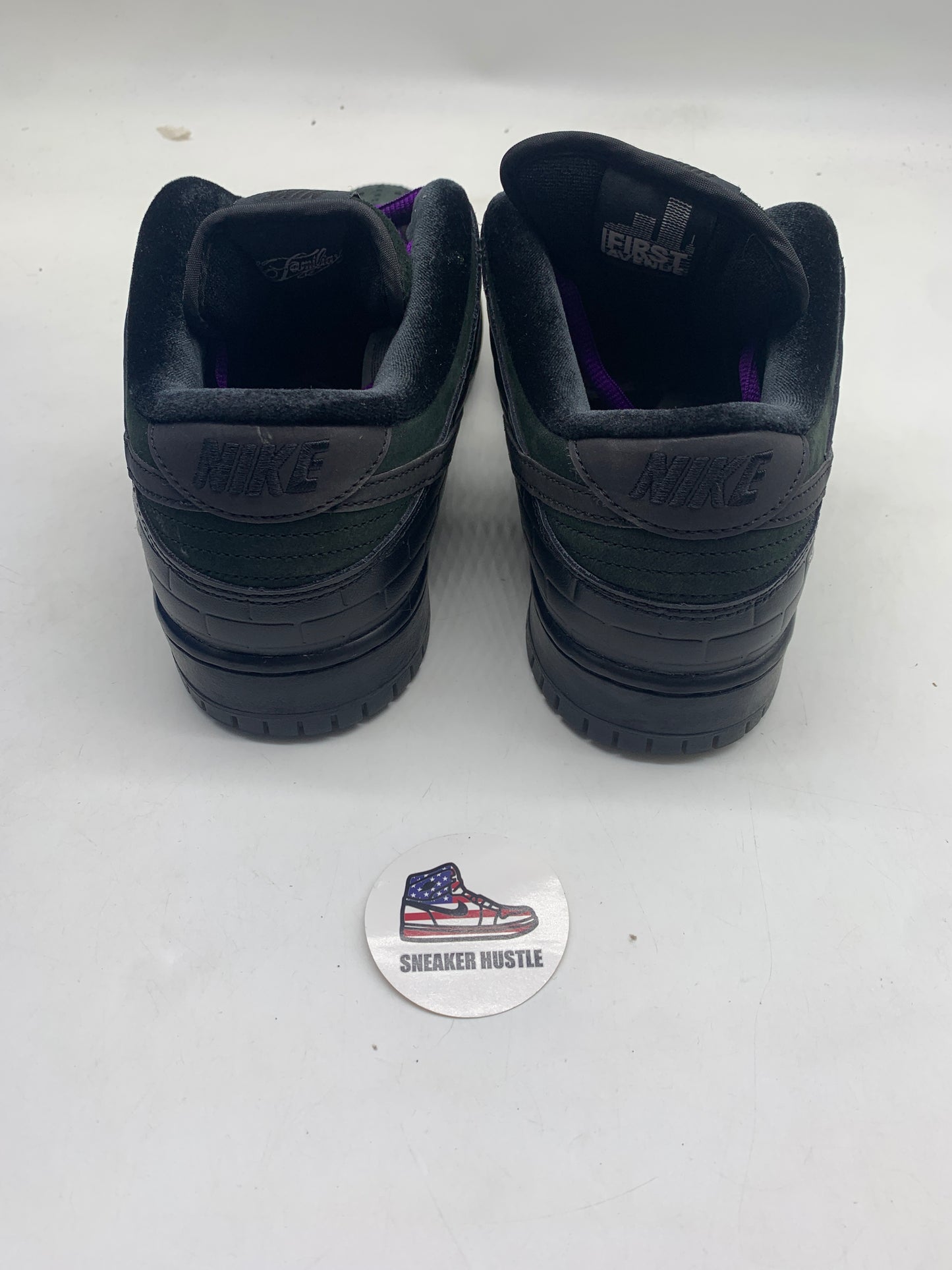 Nike SB Dunk Low Familia First Avenue