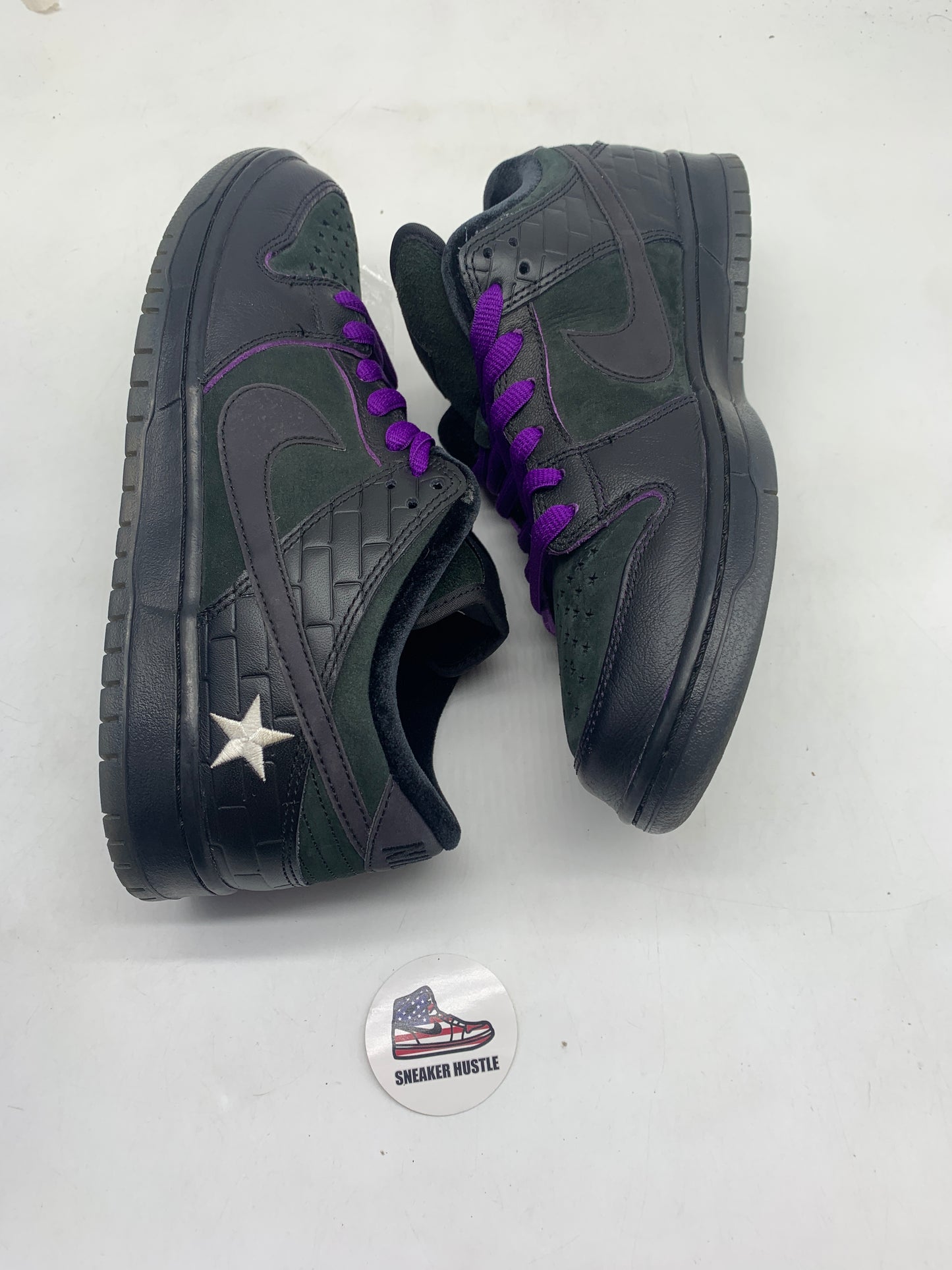 Nike SB Dunk Low Familia First Avenue