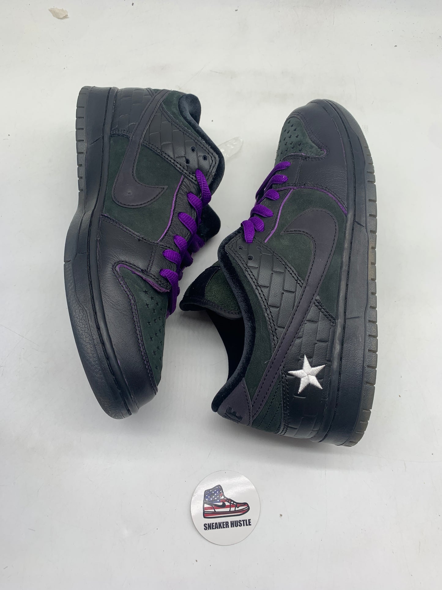 Nike SB Dunk Low Familia First Avenue