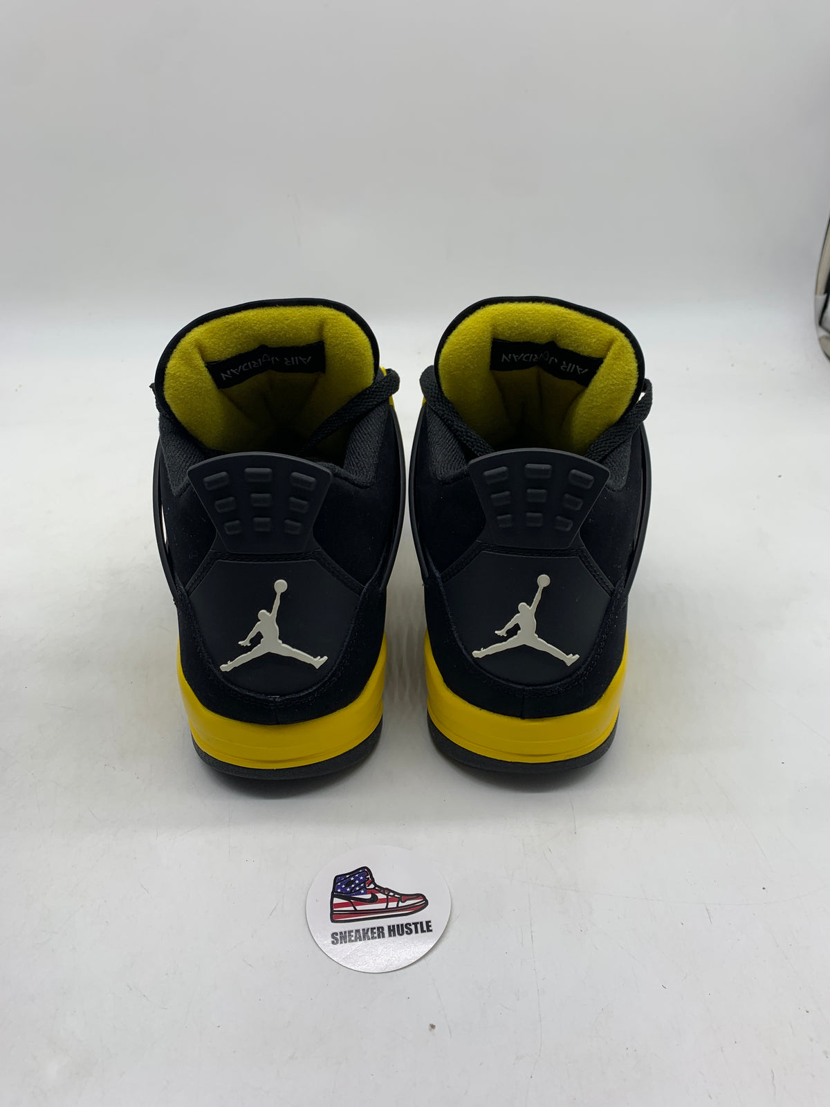 Jordan 4 Retro Thunder (2023)