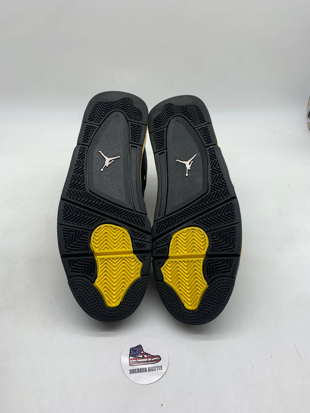 Jordan 4 Retro Thunder (2023)