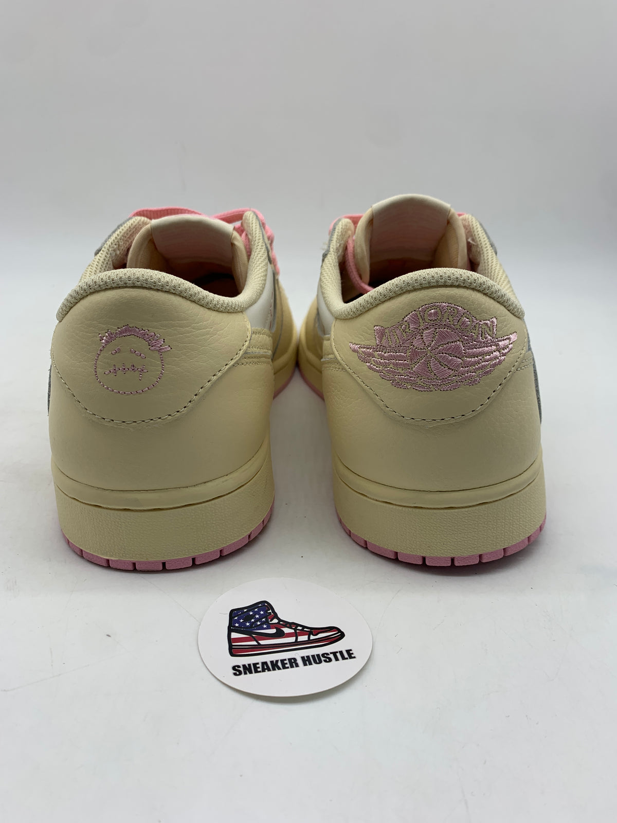 Jordan 1 Retro Low OG SP Travis Scott Shy Pink
