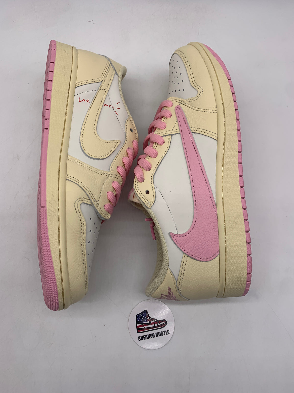 Jordan 1 Retro Low OG SP Travis Scott Shy Pink