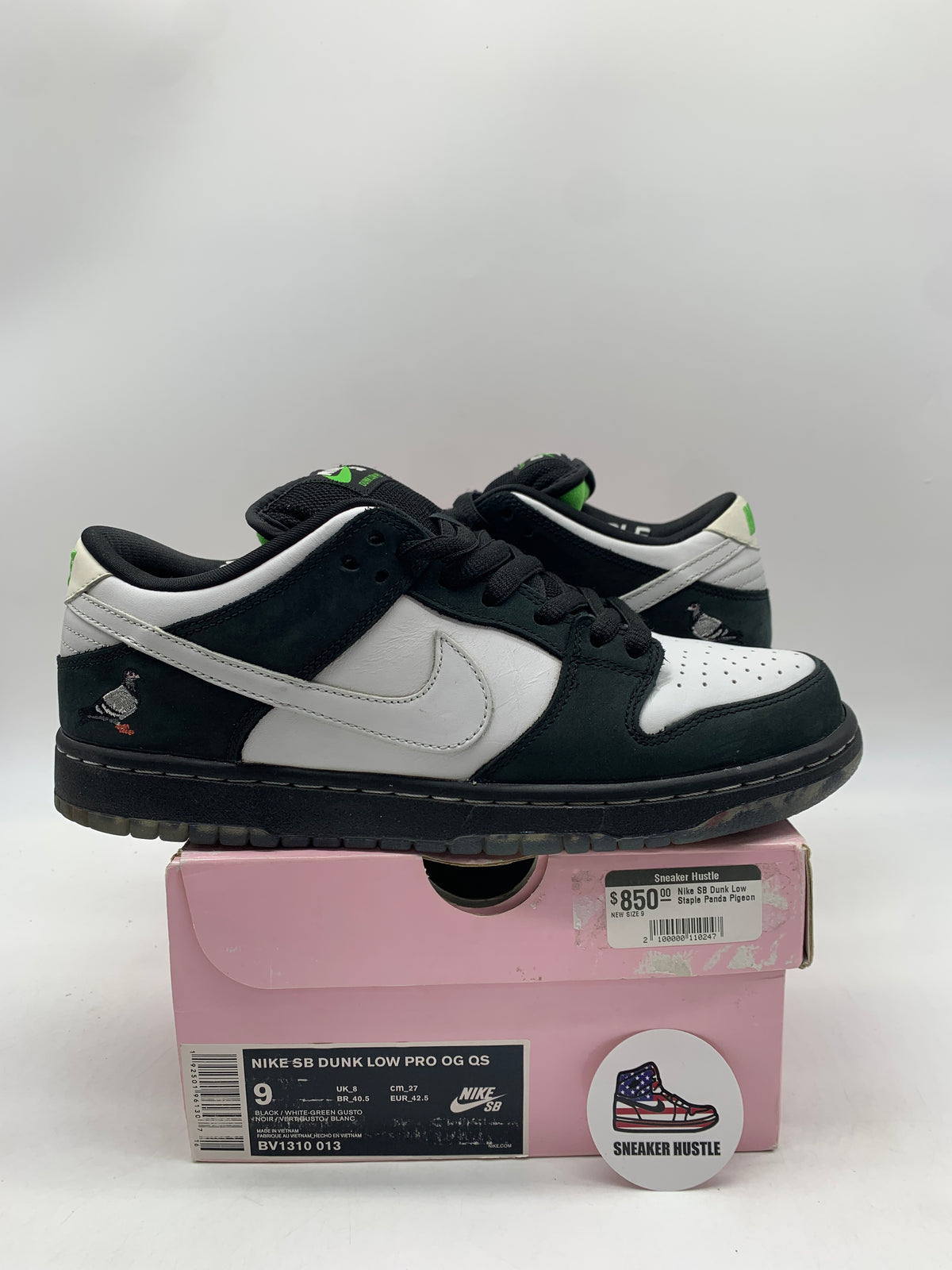 Nike SB Dunk Low Staple Panda Pigeon