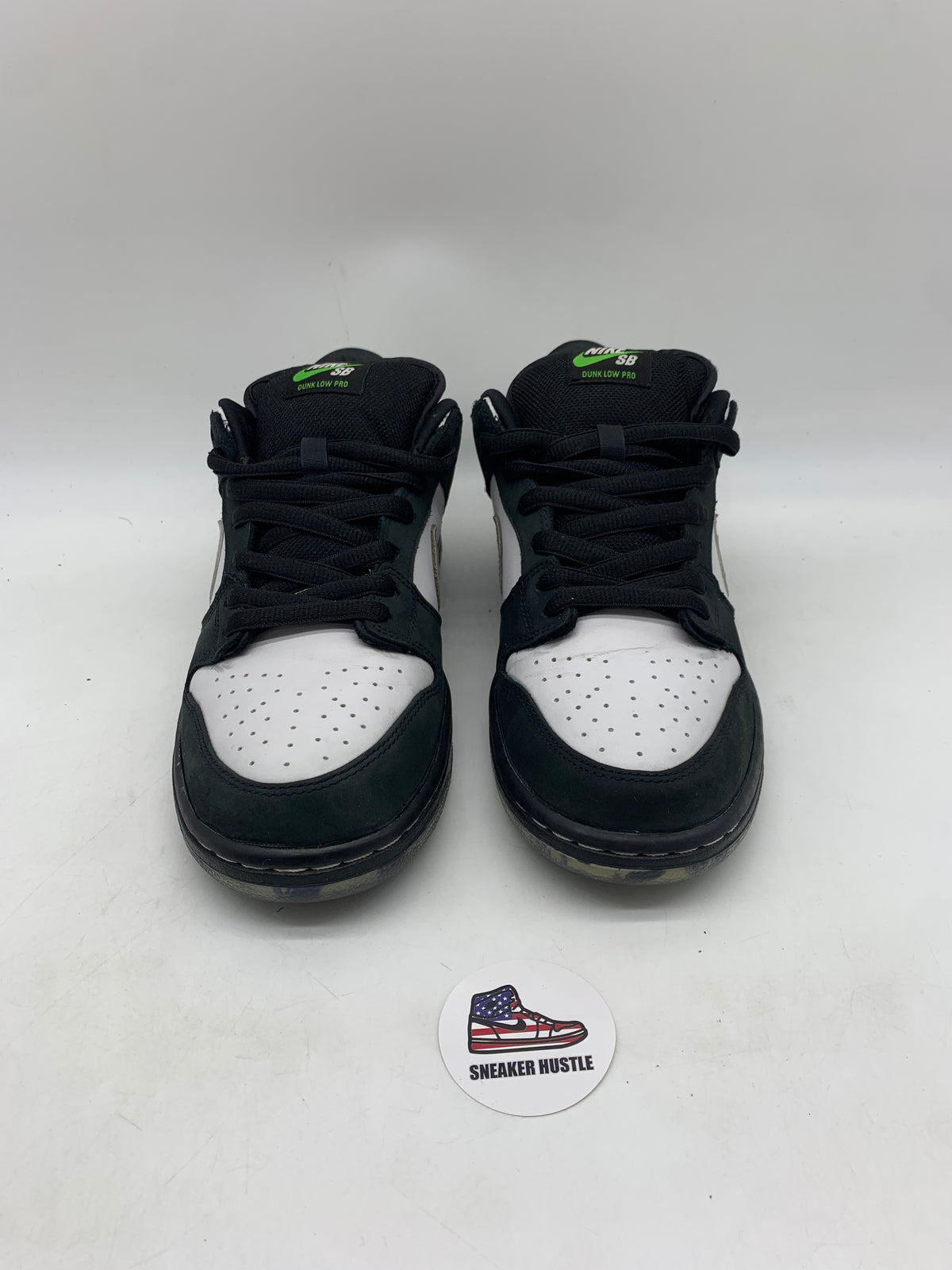 Nike SB Dunk Low Staple Panda Pigeon