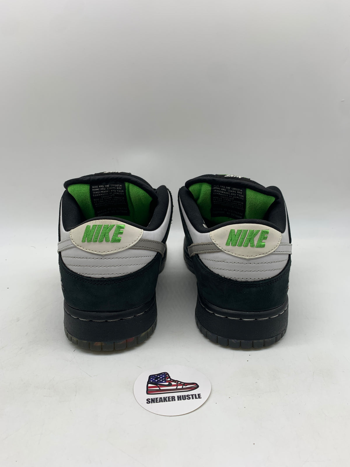 Nike SB Dunk Low Staple Panda Pigeon