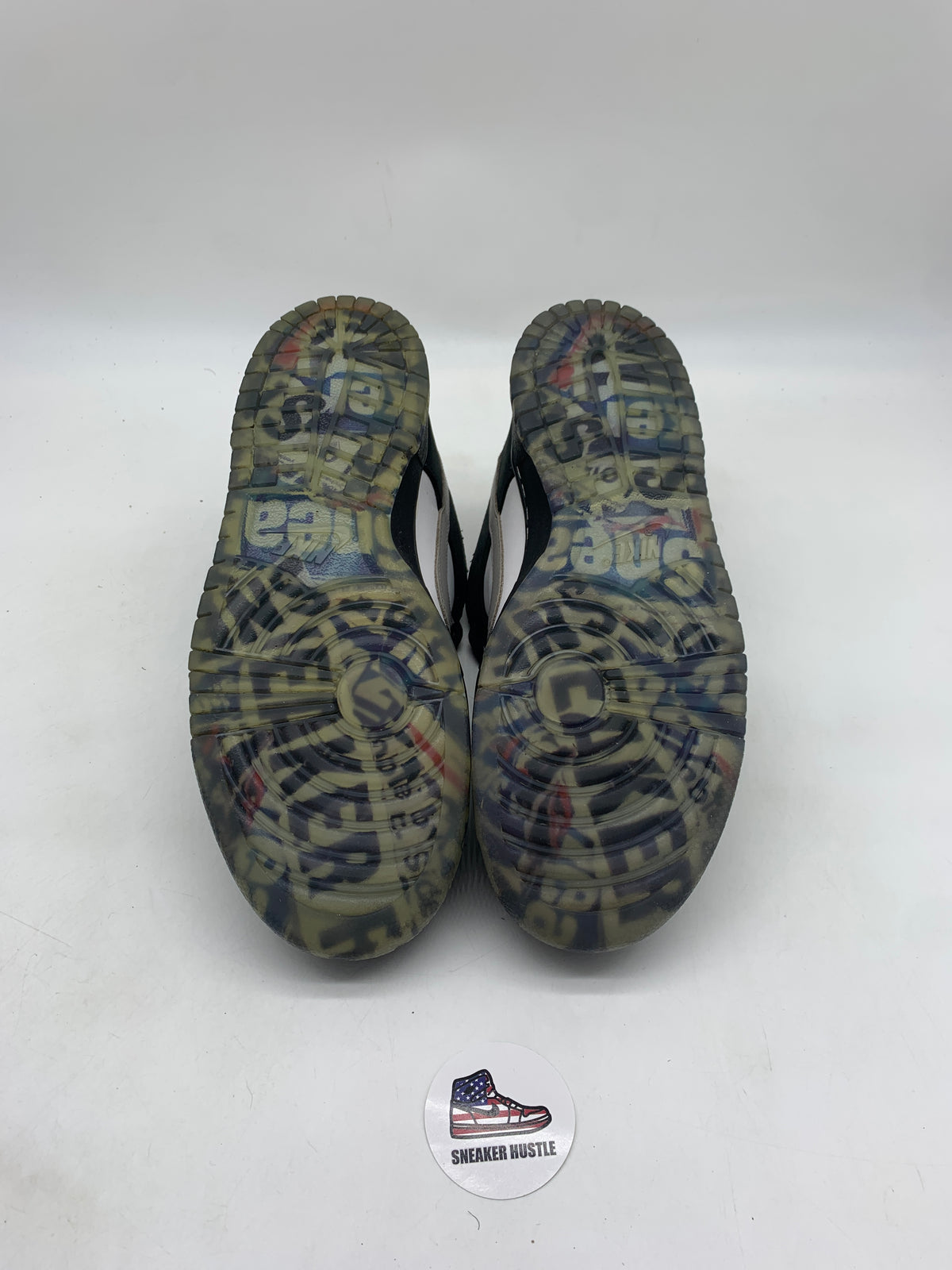 Nike SB Dunk Low Staple Panda Pigeon