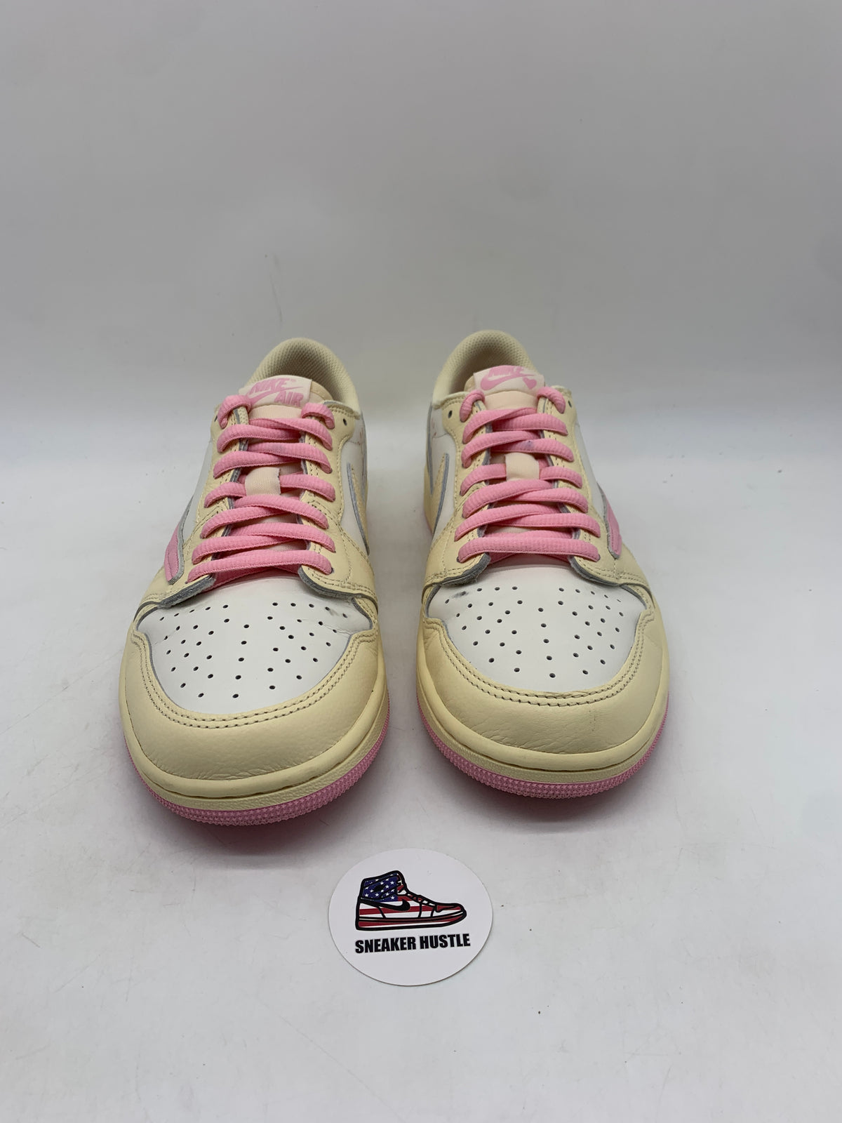 Jordan 1 Retro Low OG SP Travis Scott Shy Pink