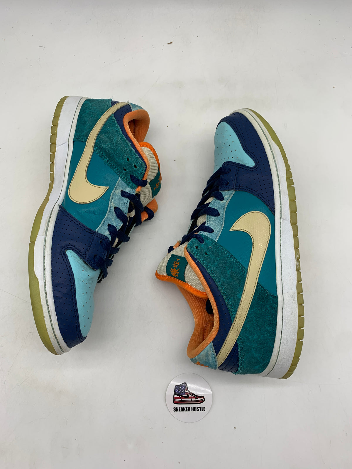 Nike SB Dunk Low MIA Skate Shop