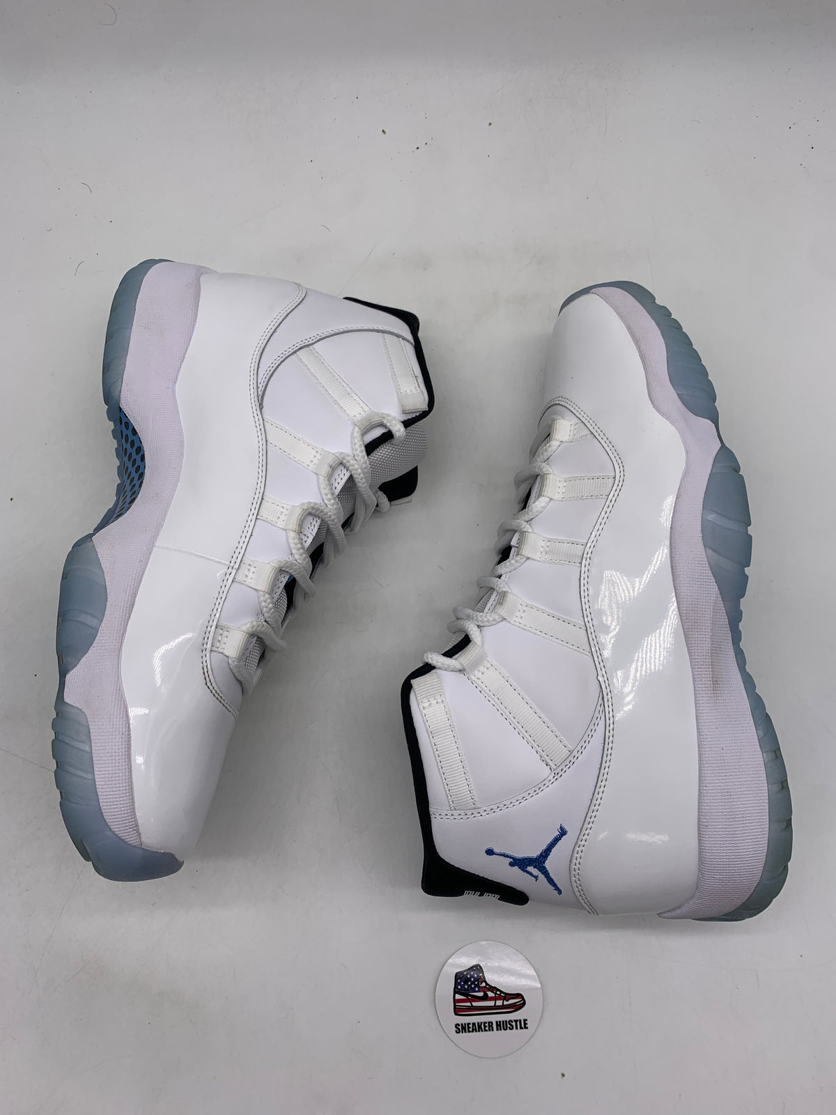 Jordan 11 Retro Legend Blue (2024)