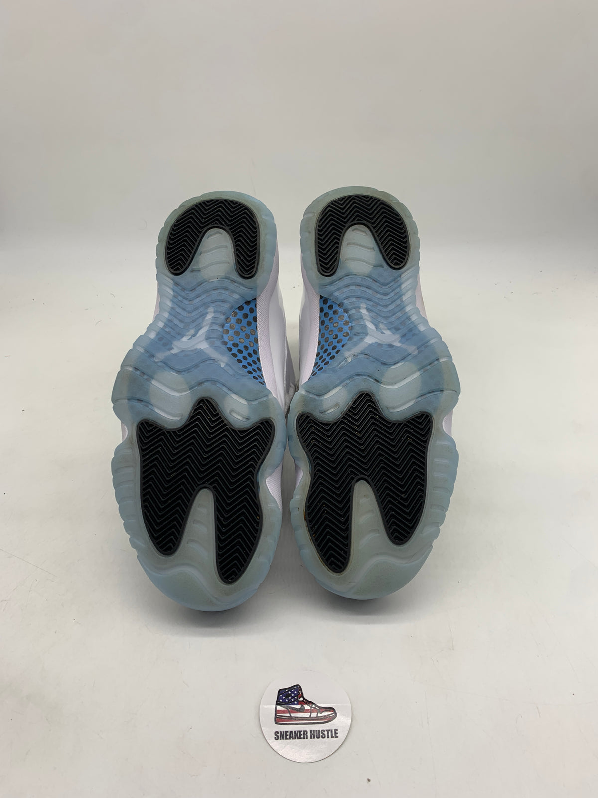 Jordan 11 Retro Legend Blue (2024)