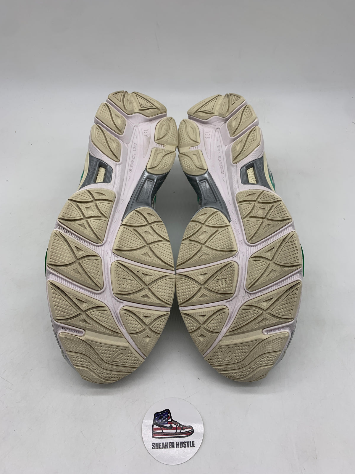 ASICS Gel-Cumulus 16 Tomo Summit Exclusive Cream Malachite Green
