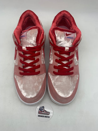 Nike SB Dunk Low StrangeLove Skateboards