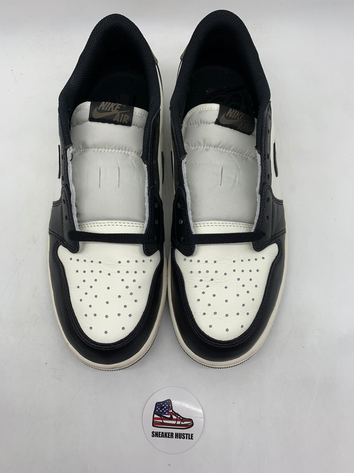 Jordan 1 Retro Low OG Mocha