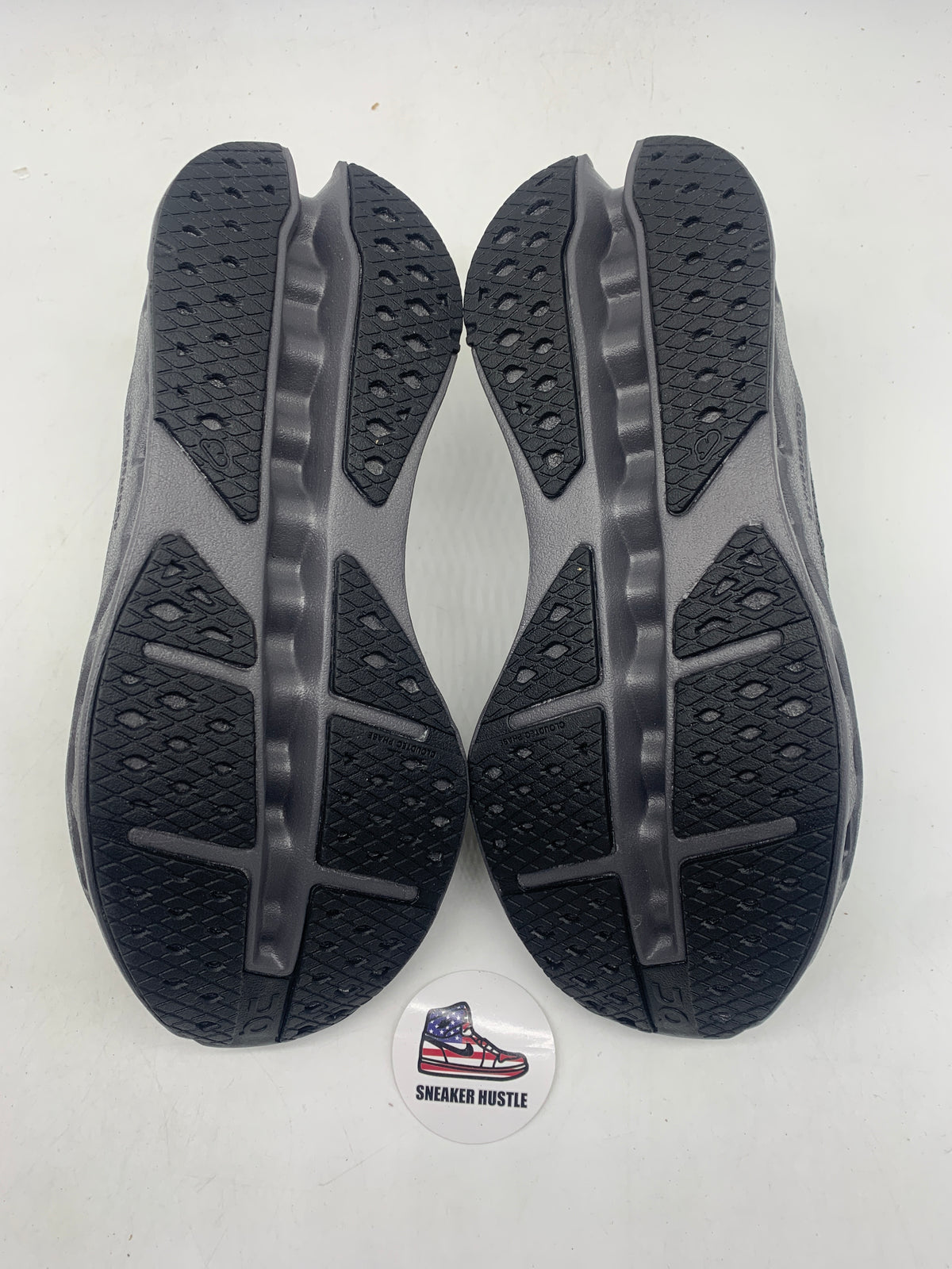 On Running Cloudsurfer Max Black Eclipse (Women's)