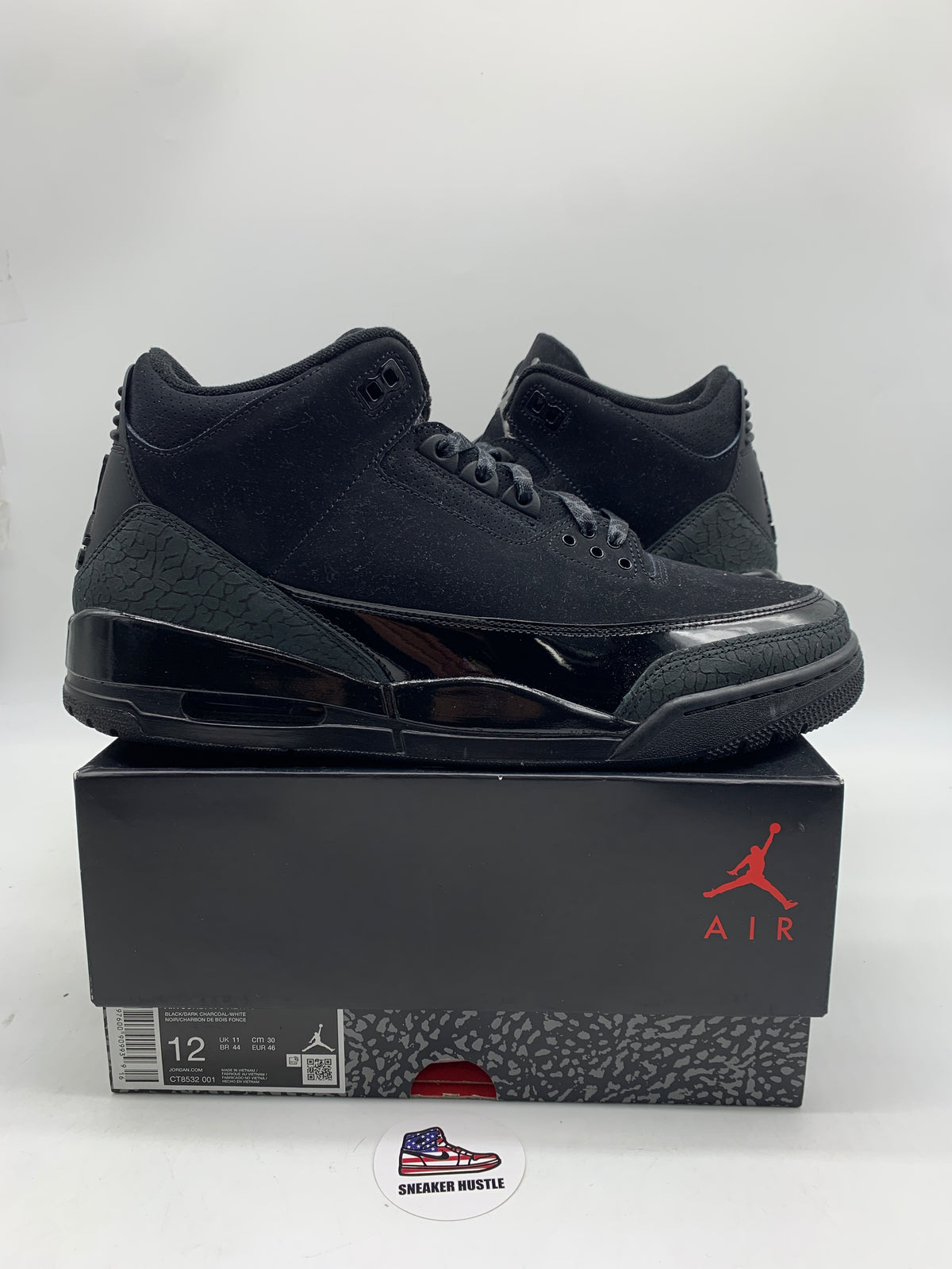 Jordan 3 Retro Black Cat (2025)