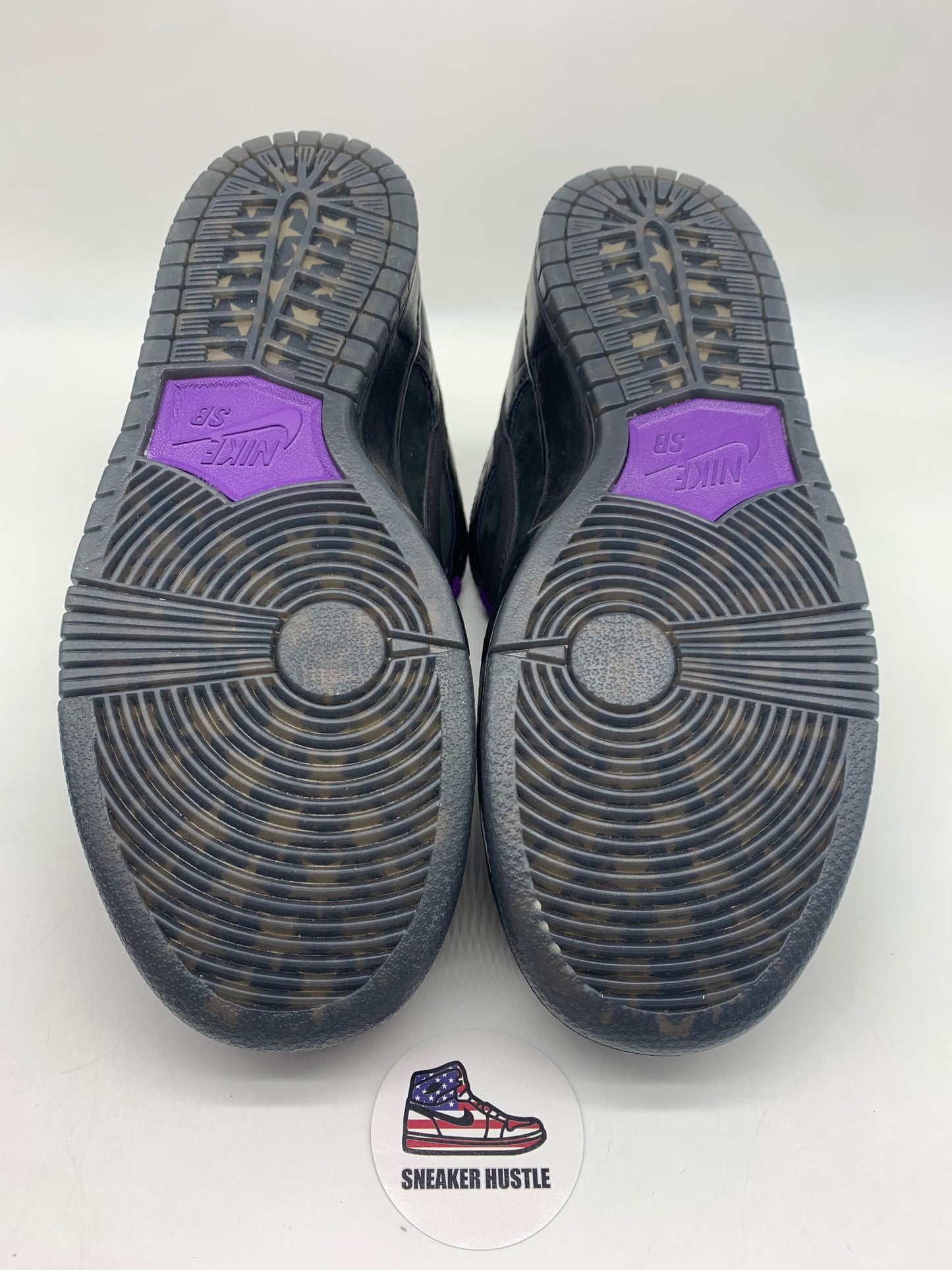 Nike SB Dunk Low Familia First Avenue