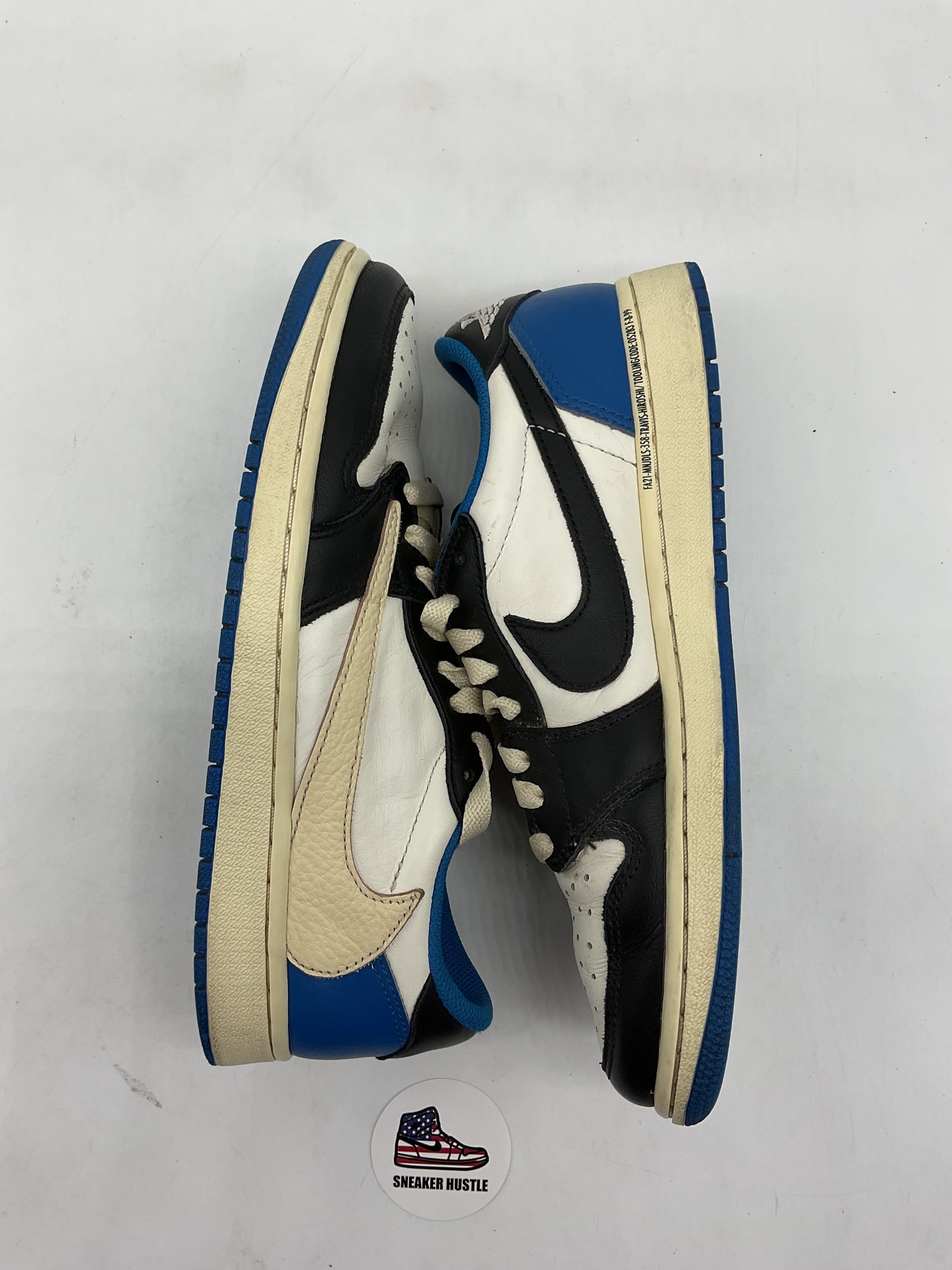 Jordan 1 Retro Low OG SP Fragment x Travis Scott