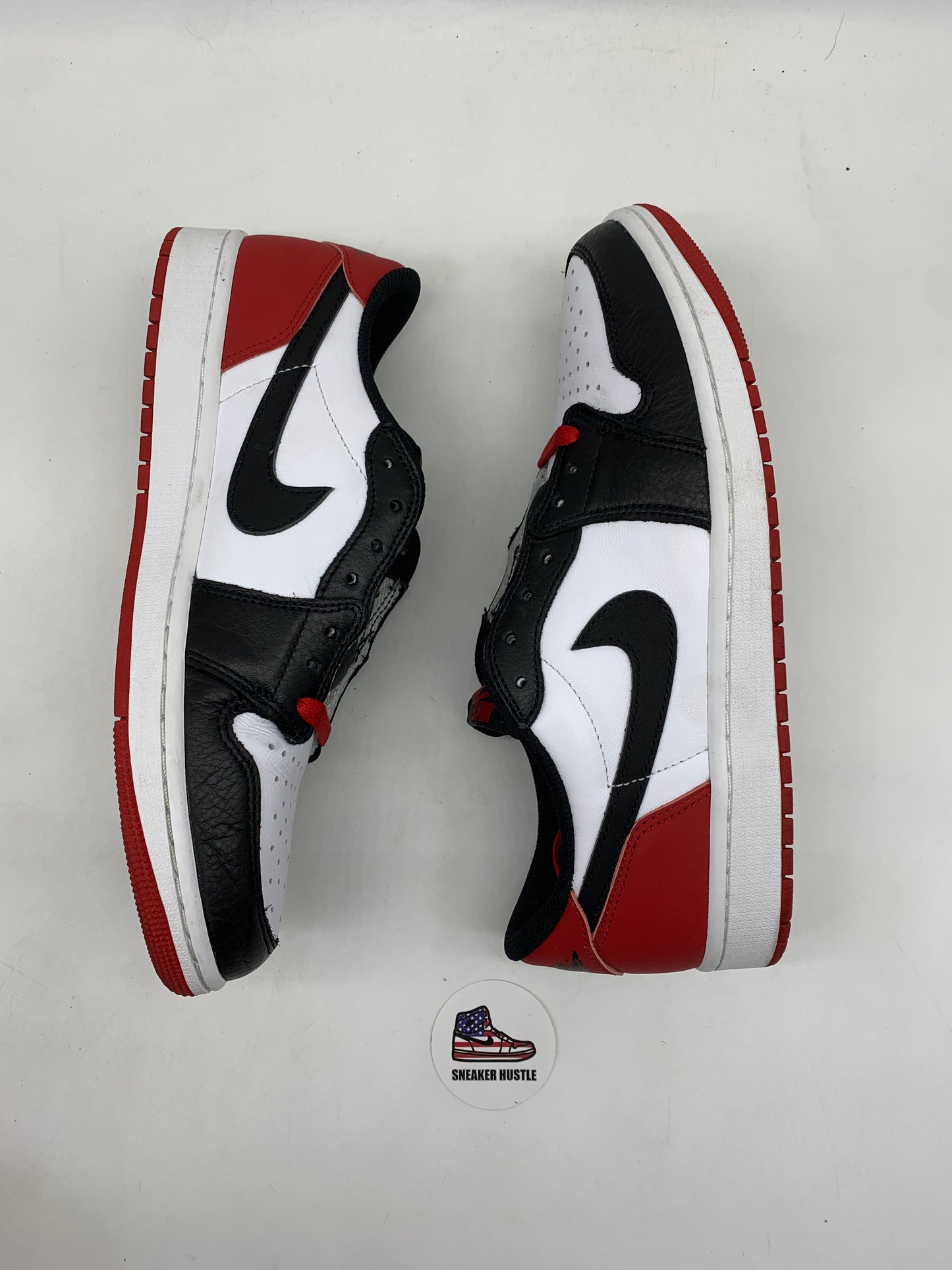 Jordan 1 Retro Low OG Black Toe (2023)