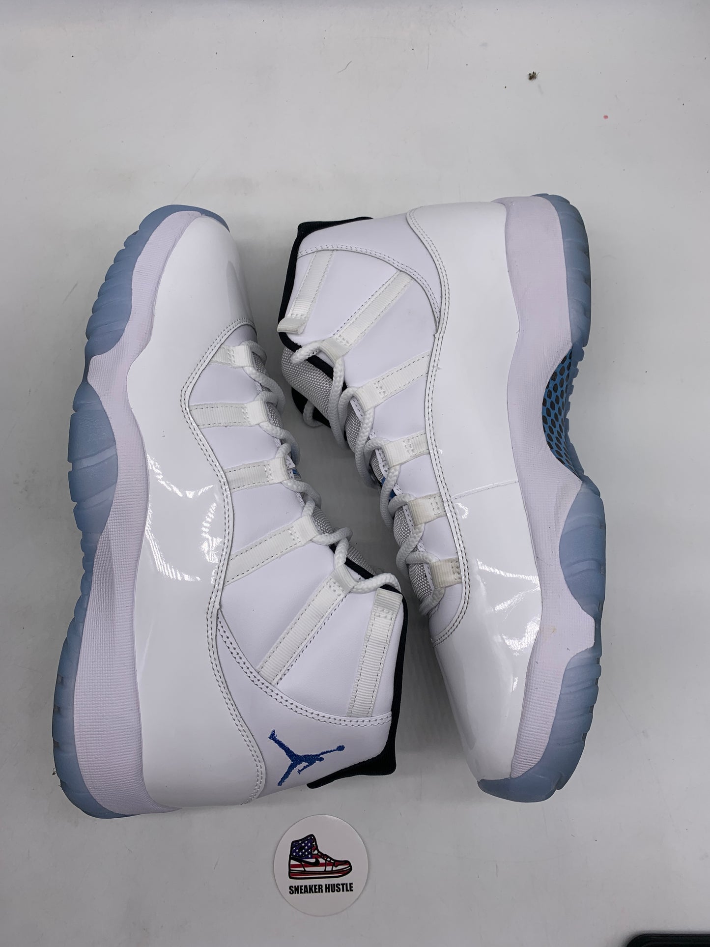 Jordan 11 Retro Legend Blue (2024)