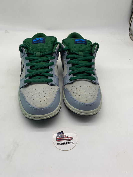 Nike SB Dunk Low Maple Leaf Central Park