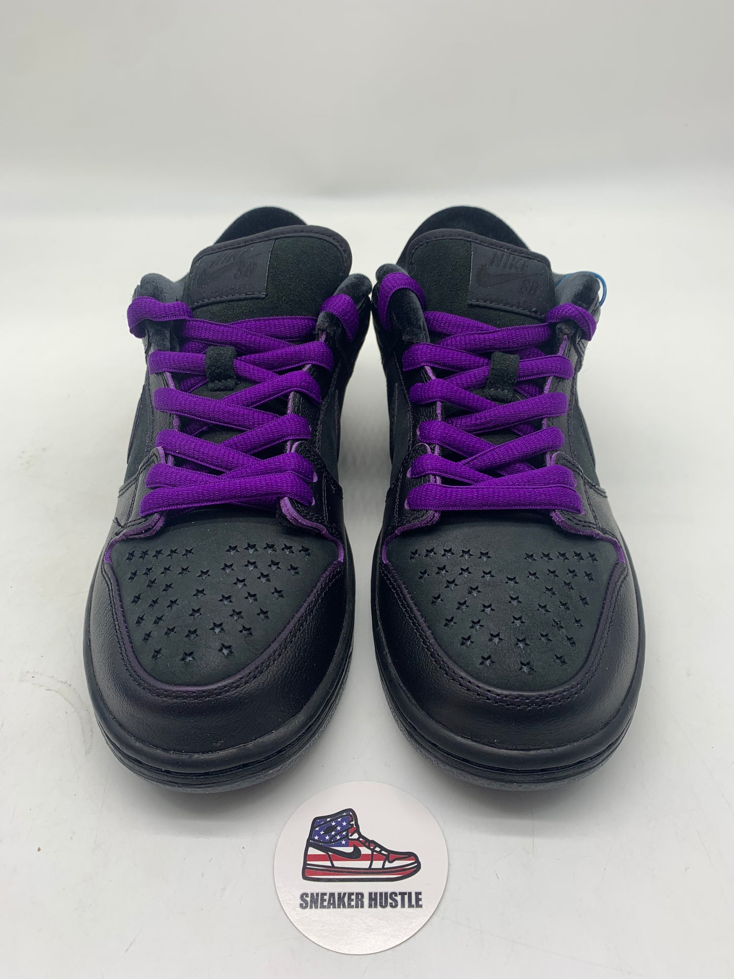 Nike SB Dunk Low Familia First Avenue