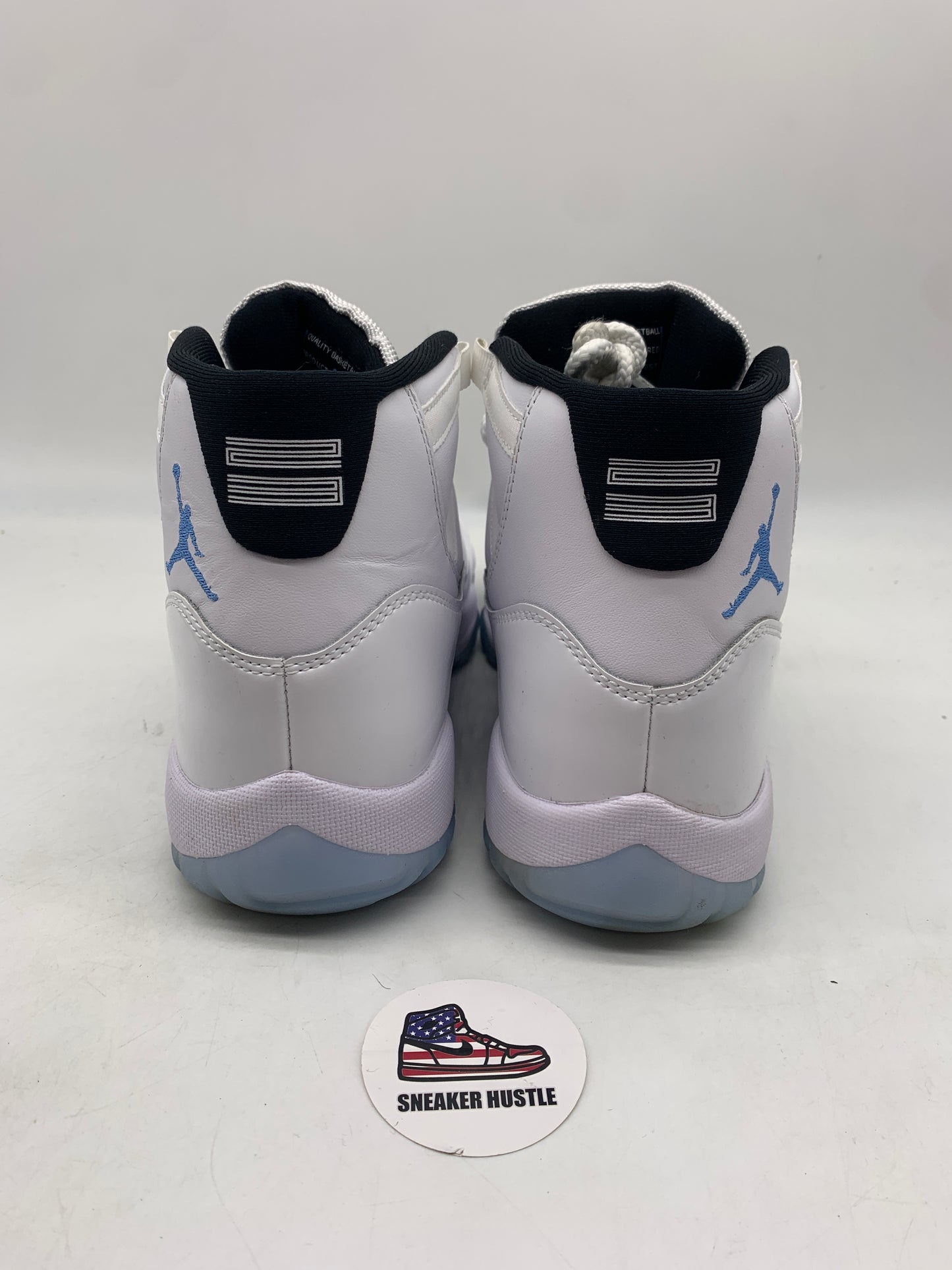 Jordan 11 Retro Legend Blue (2024)