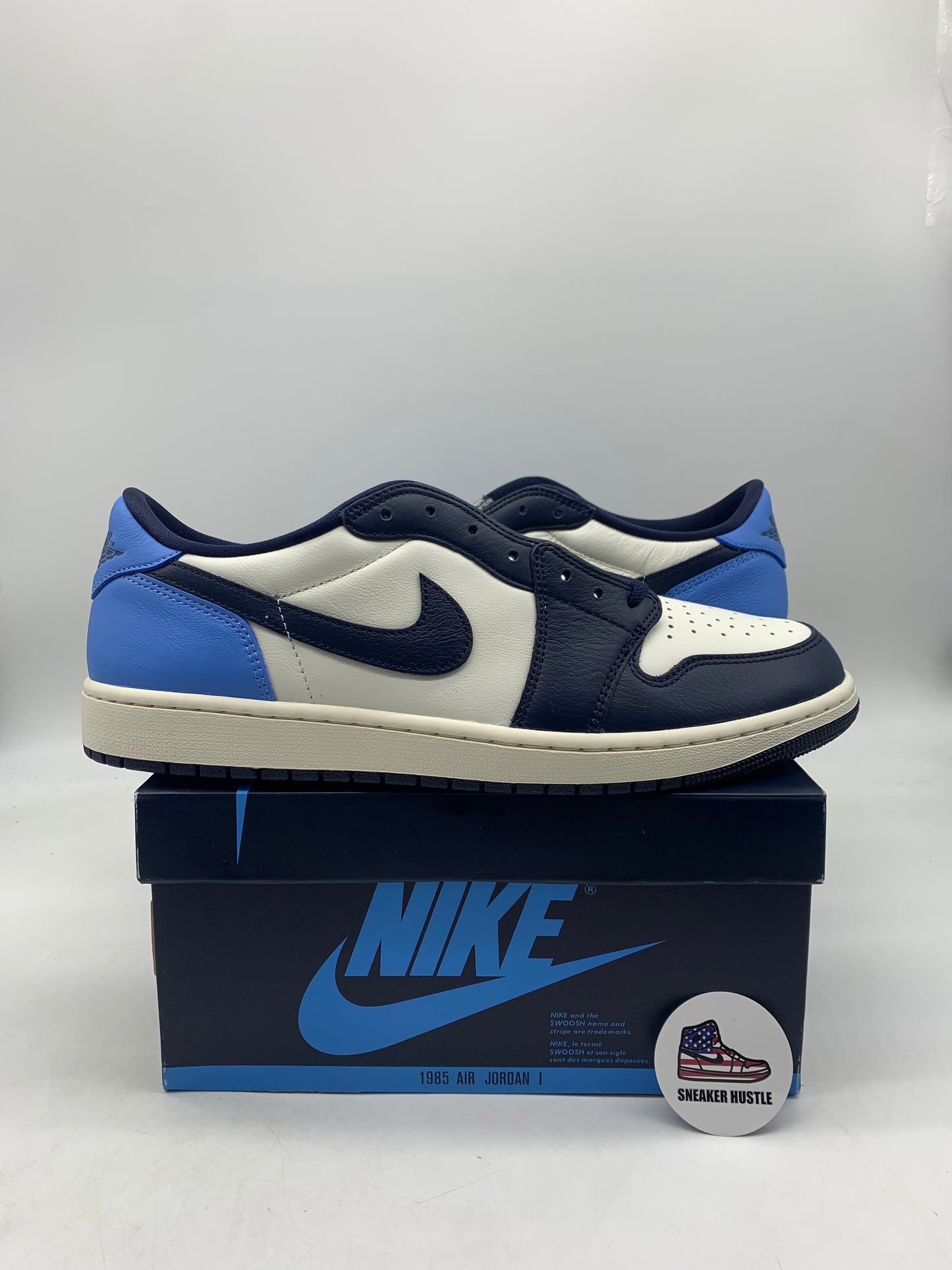 Jordan 1 Low OG Obsidian UNC