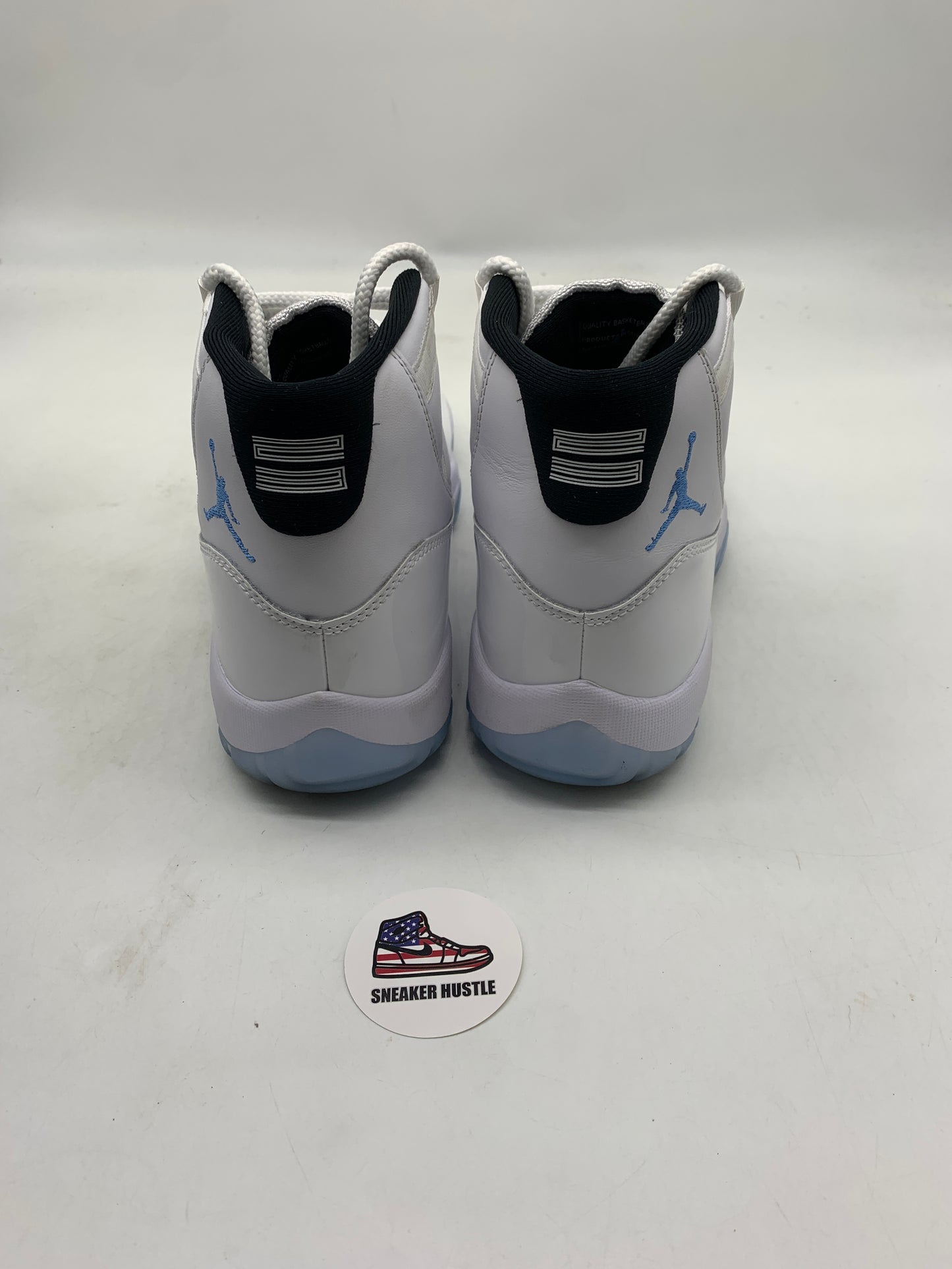 Jordan 11 Retro Legend Blue (2024)