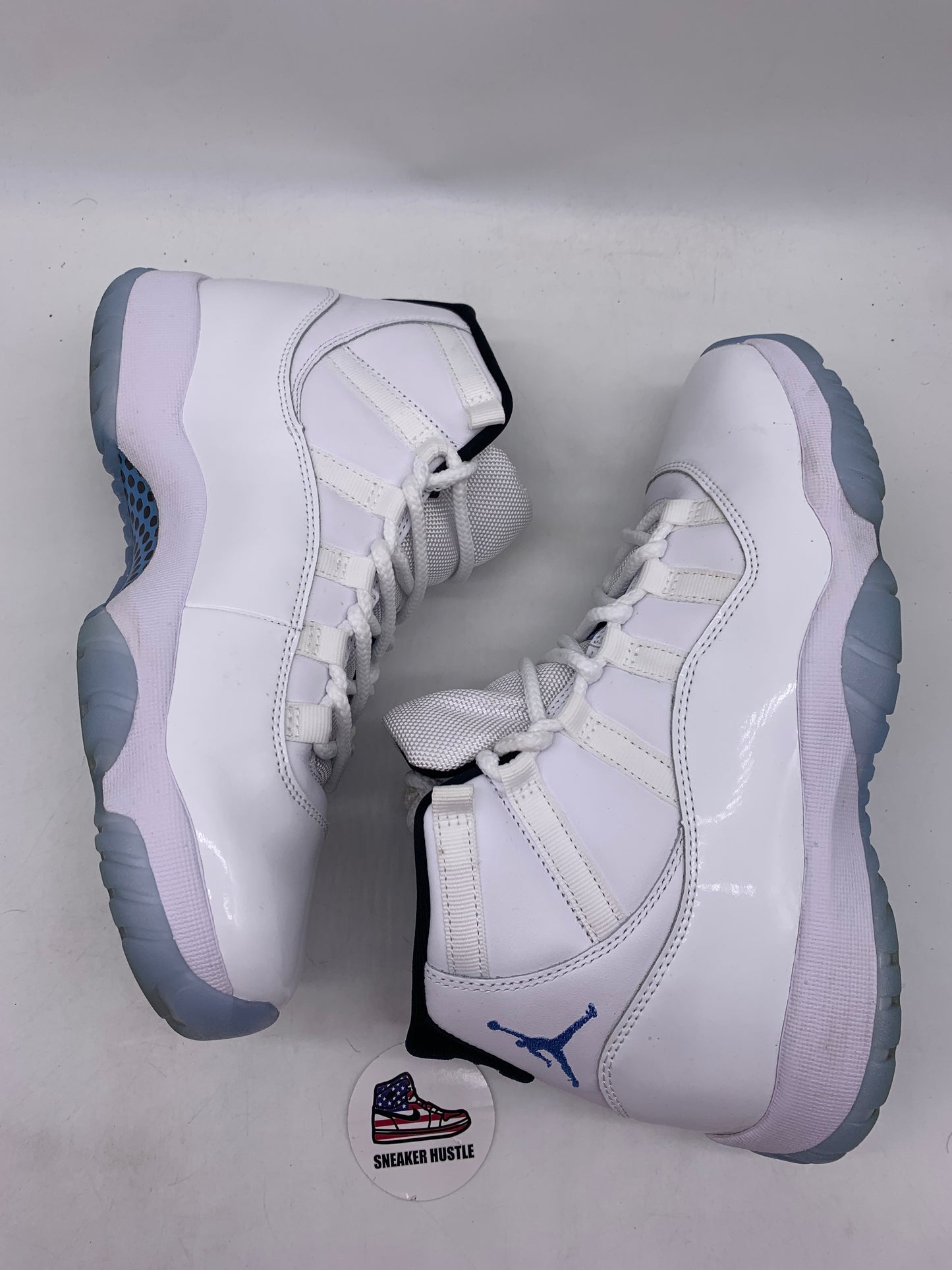 Jordan 11 Retro Legend Blue (2024)